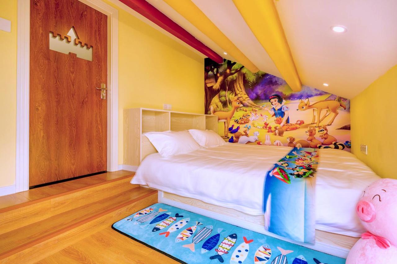 Disney room