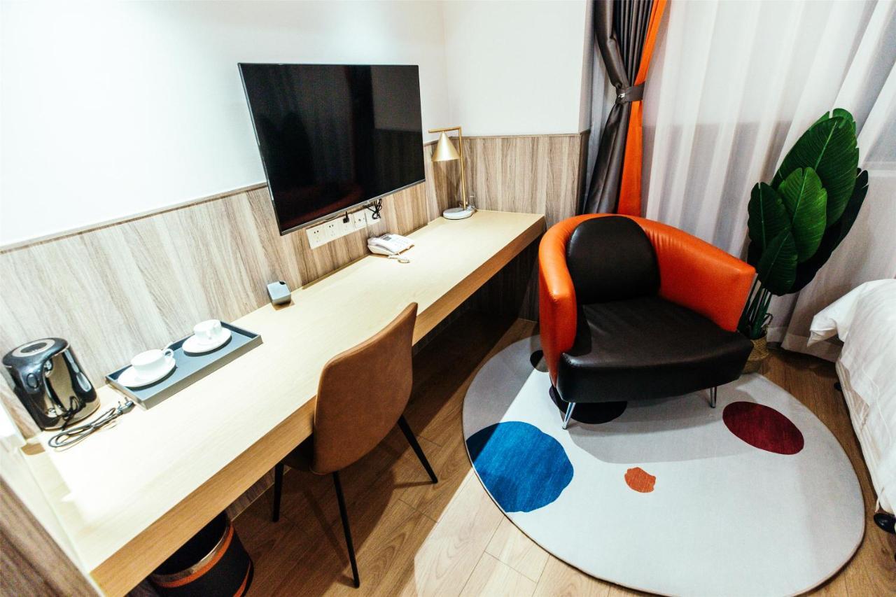 Deluxe Queen Room