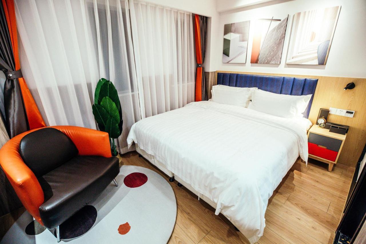 Deluxe Queen Room