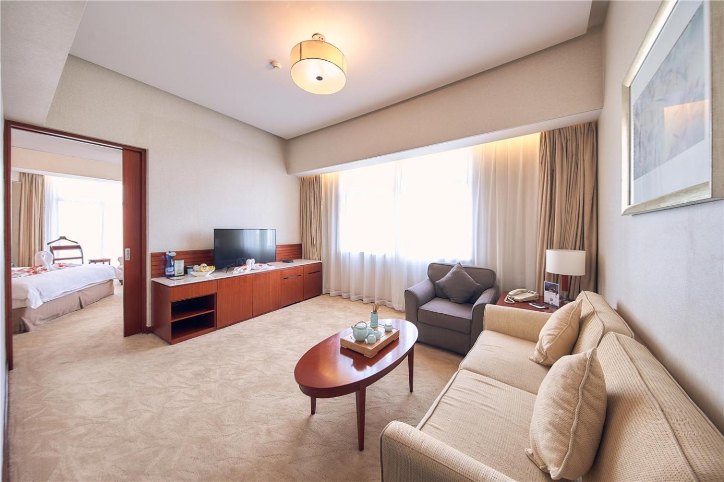 Deluxe Suite
