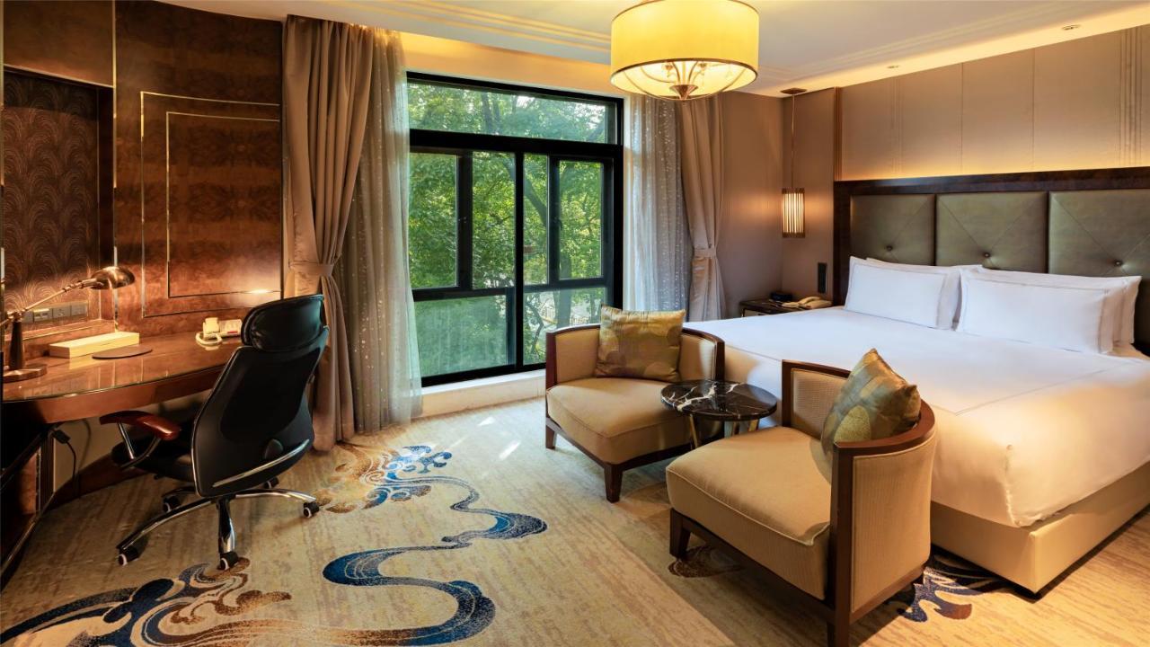 Classic Room,1277570896:JPEG