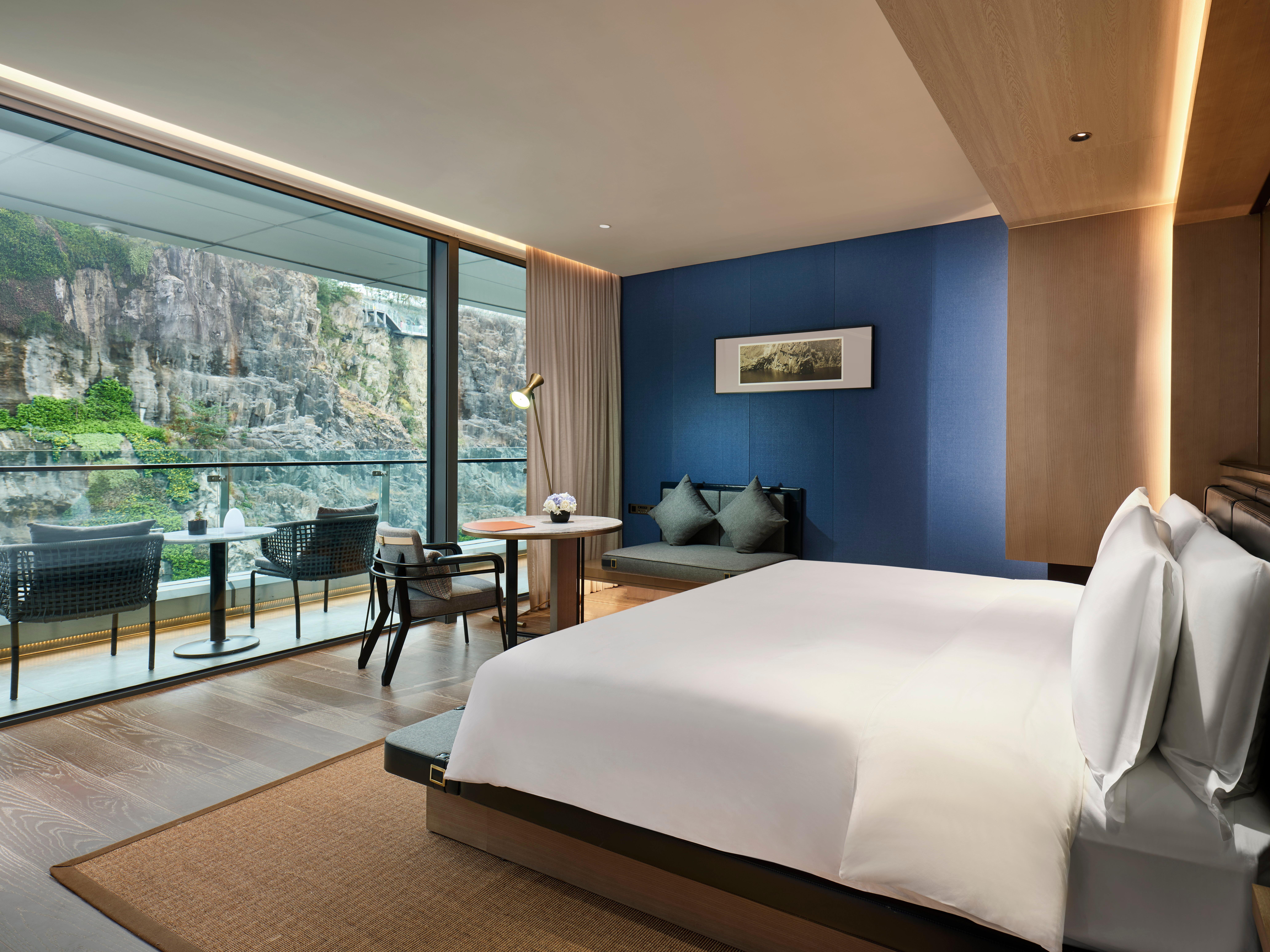 Premium King Room Balcony Low Floor,1543902505:JPEG
