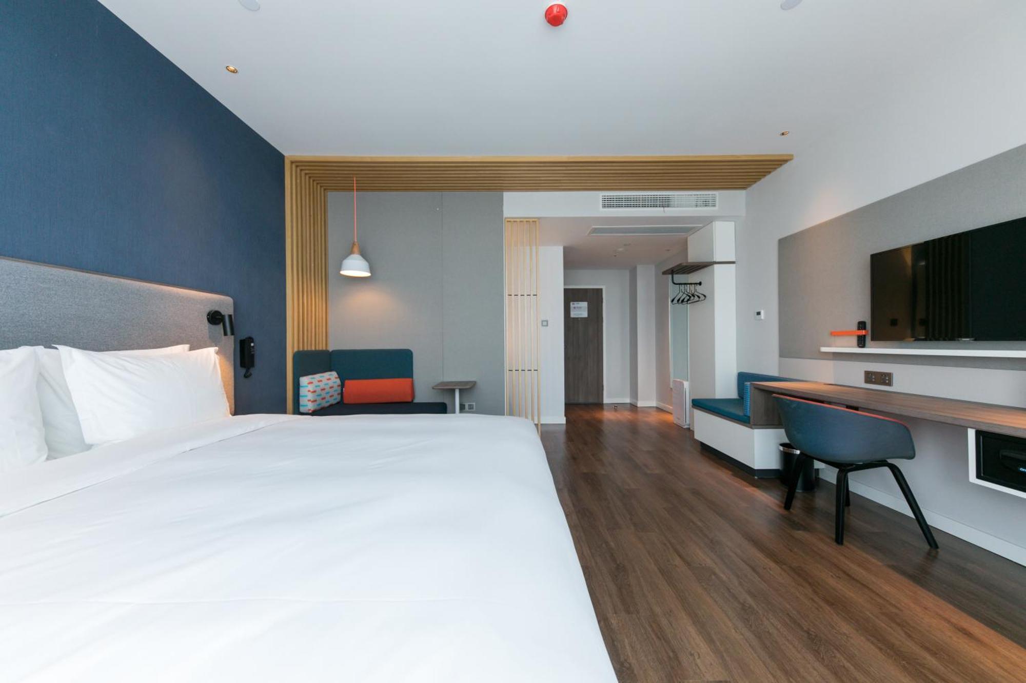Standard King Room