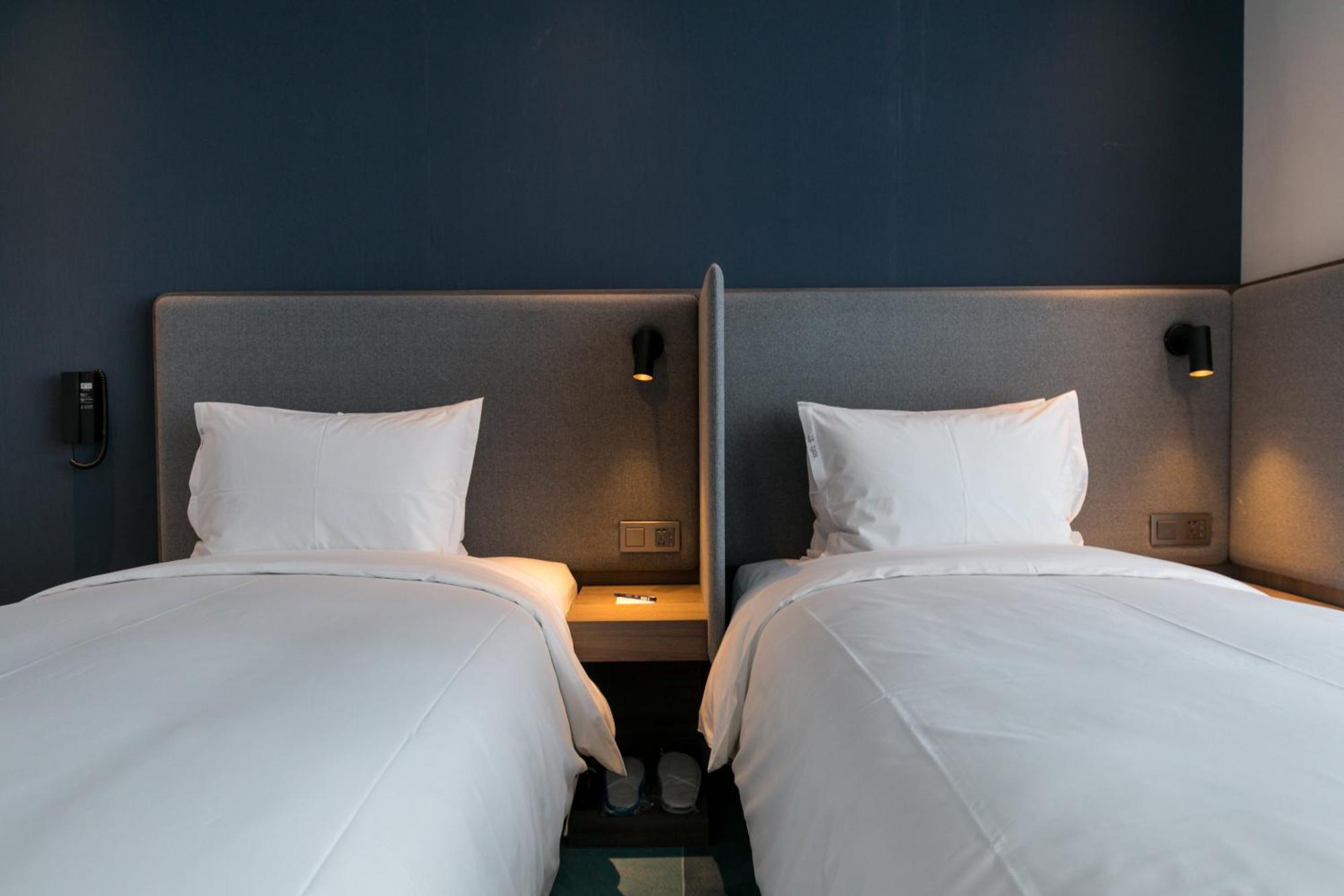 Standard Twin Room Two Twin Beds
