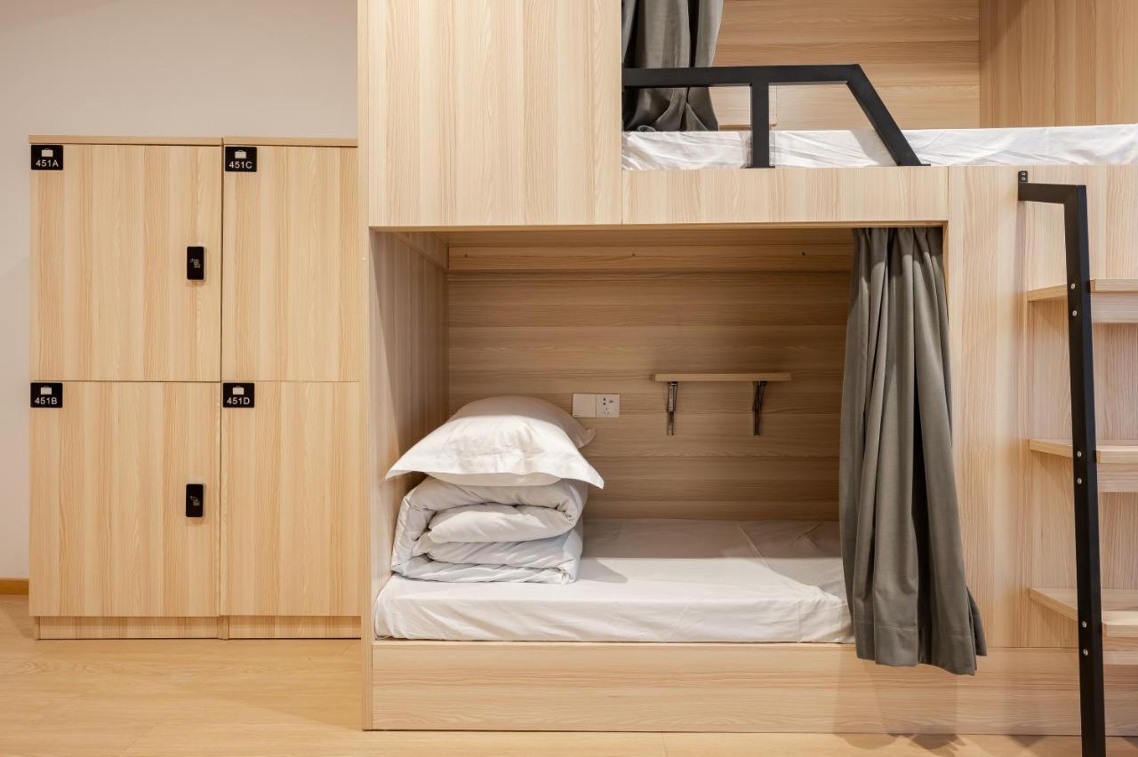Bed 8-Bed Male Dormitory Room
