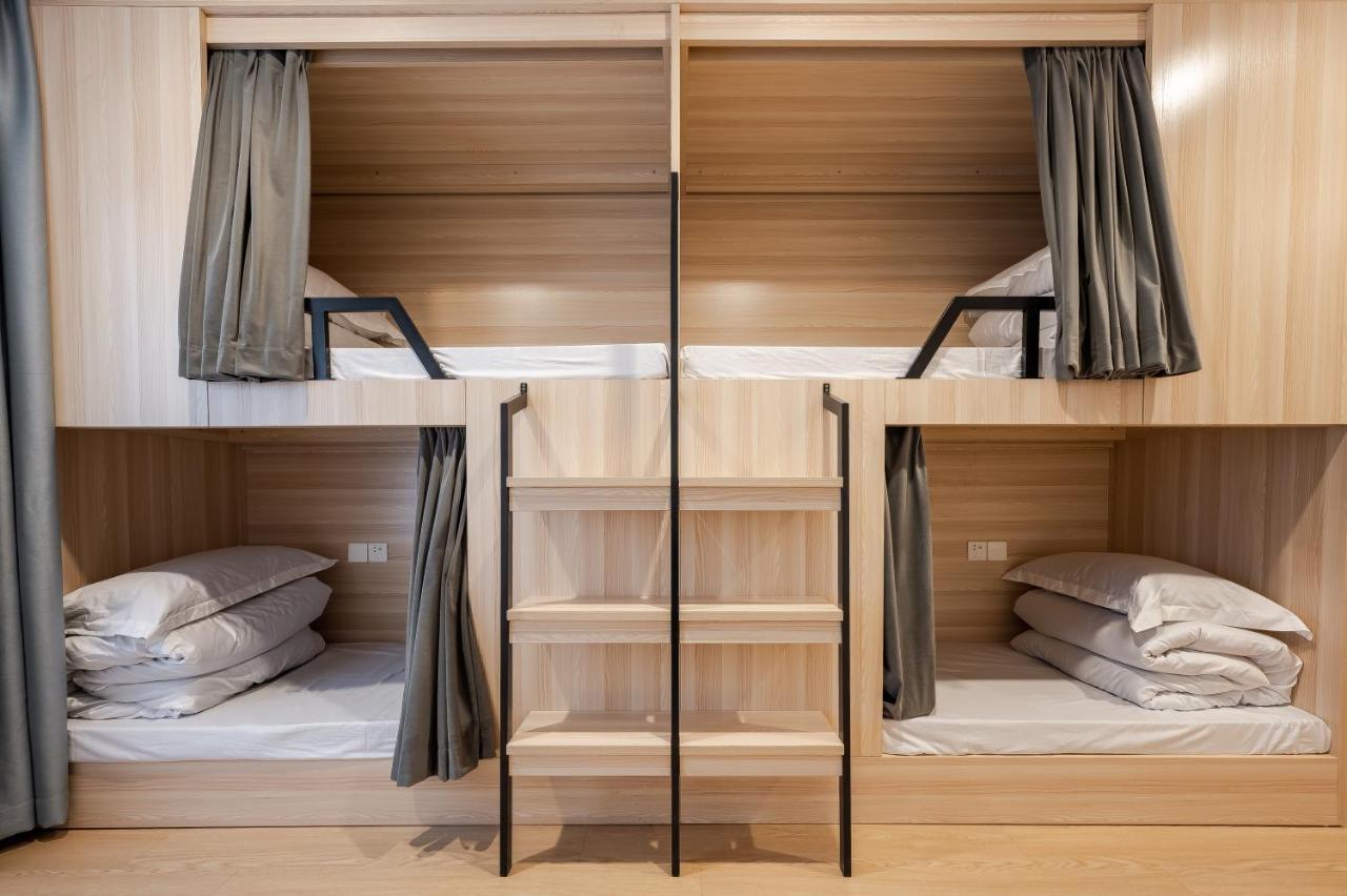 Bed 8-Bed Male Dormitory Room