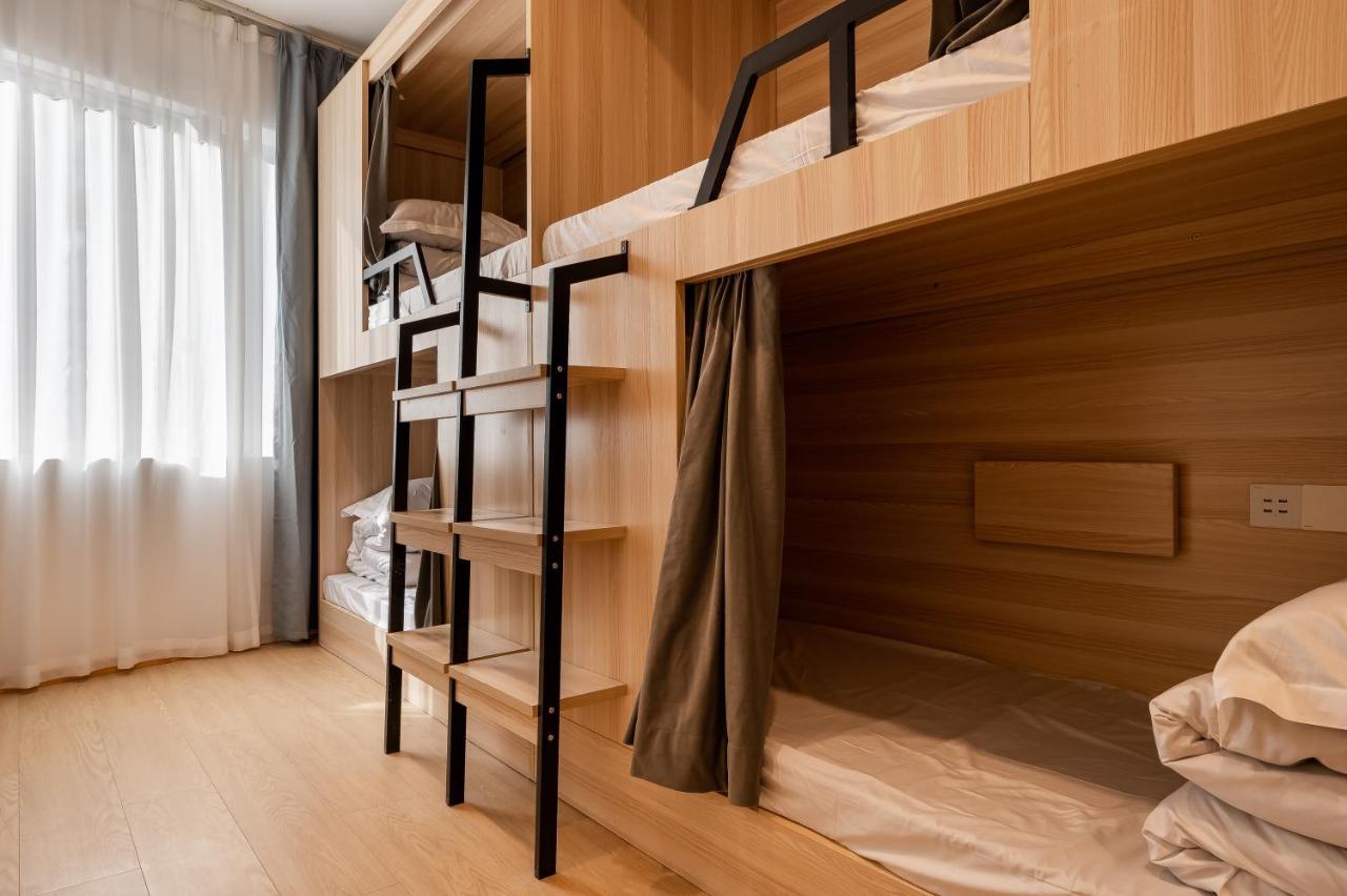 Bed 8-Bed Female Dormitory Room
