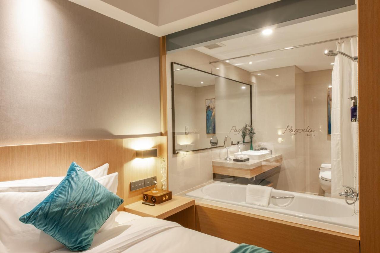 Quarto com 2 Camas de Solteiro