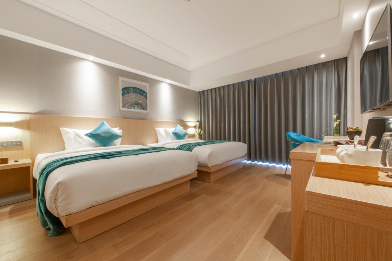 Quarto Pequeno com 2 Camas de Solteiro