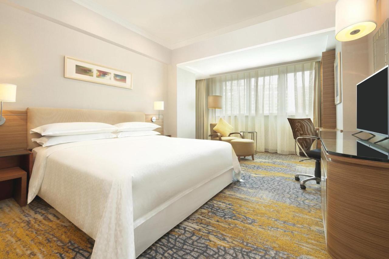 Chambre Lit King-Size - Vue sur Ville