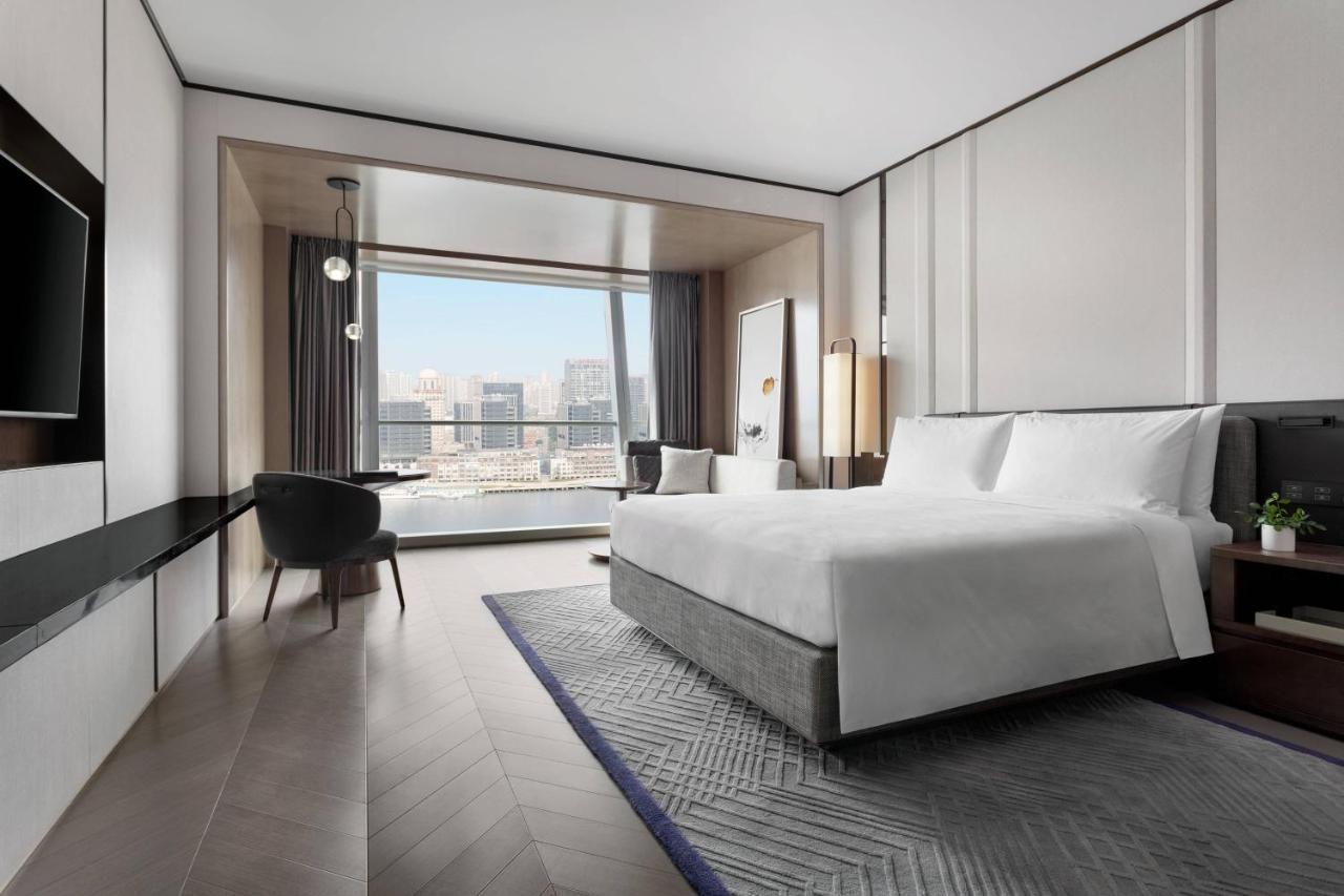 Deluxe King Room River View