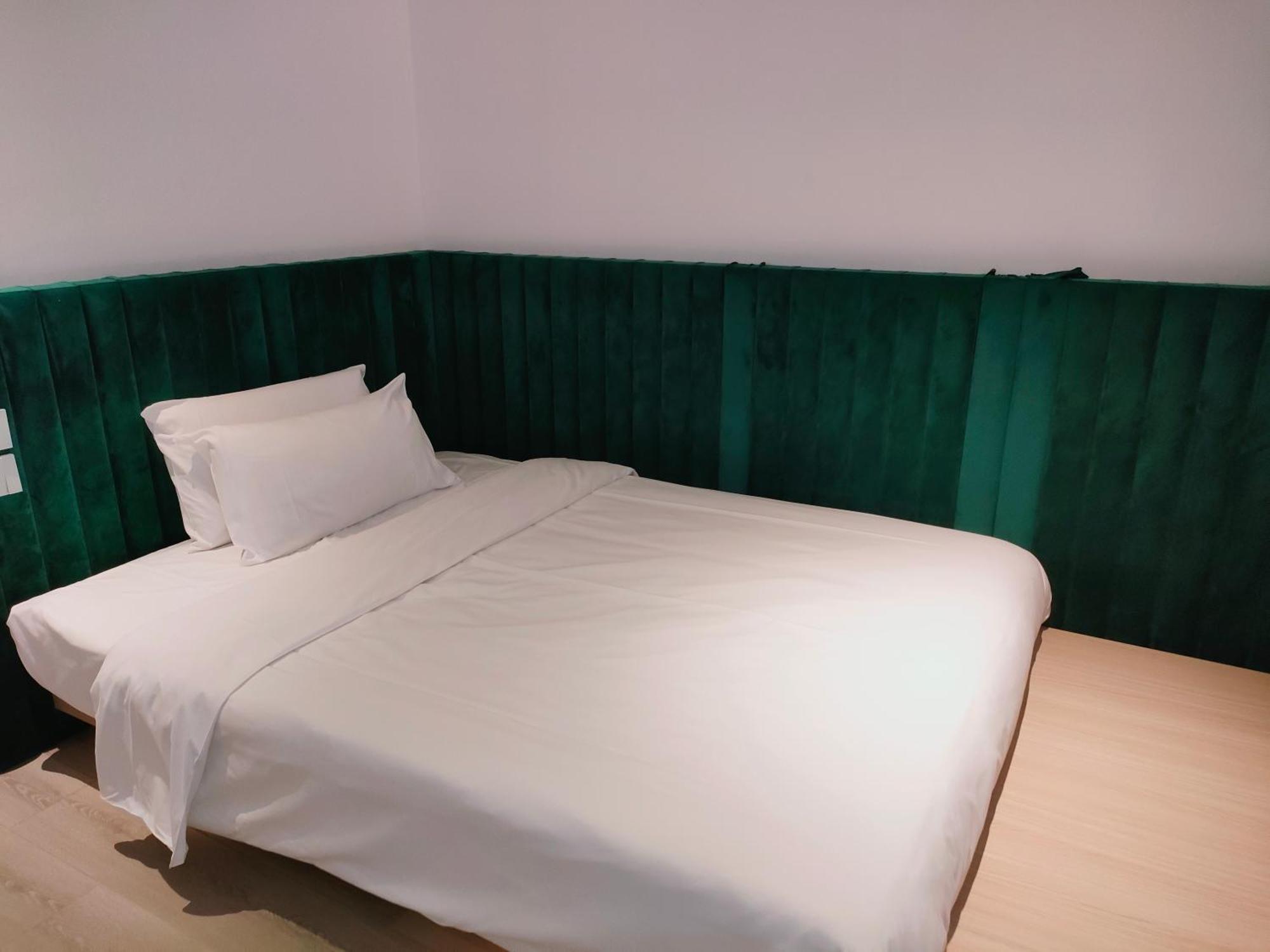 Superior Queen Room,1527038653:JPEG