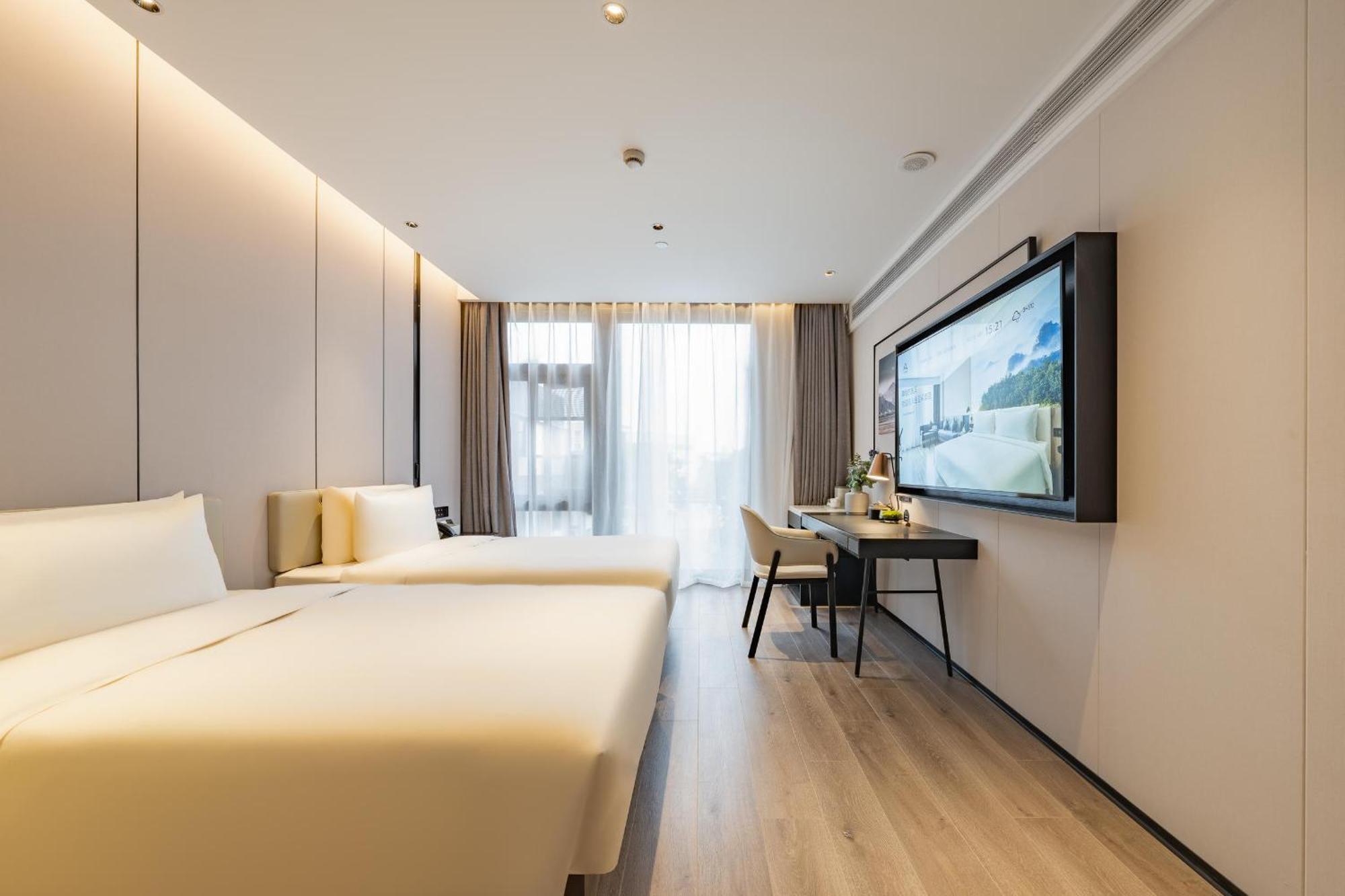 Jimu Twin Room with City View
