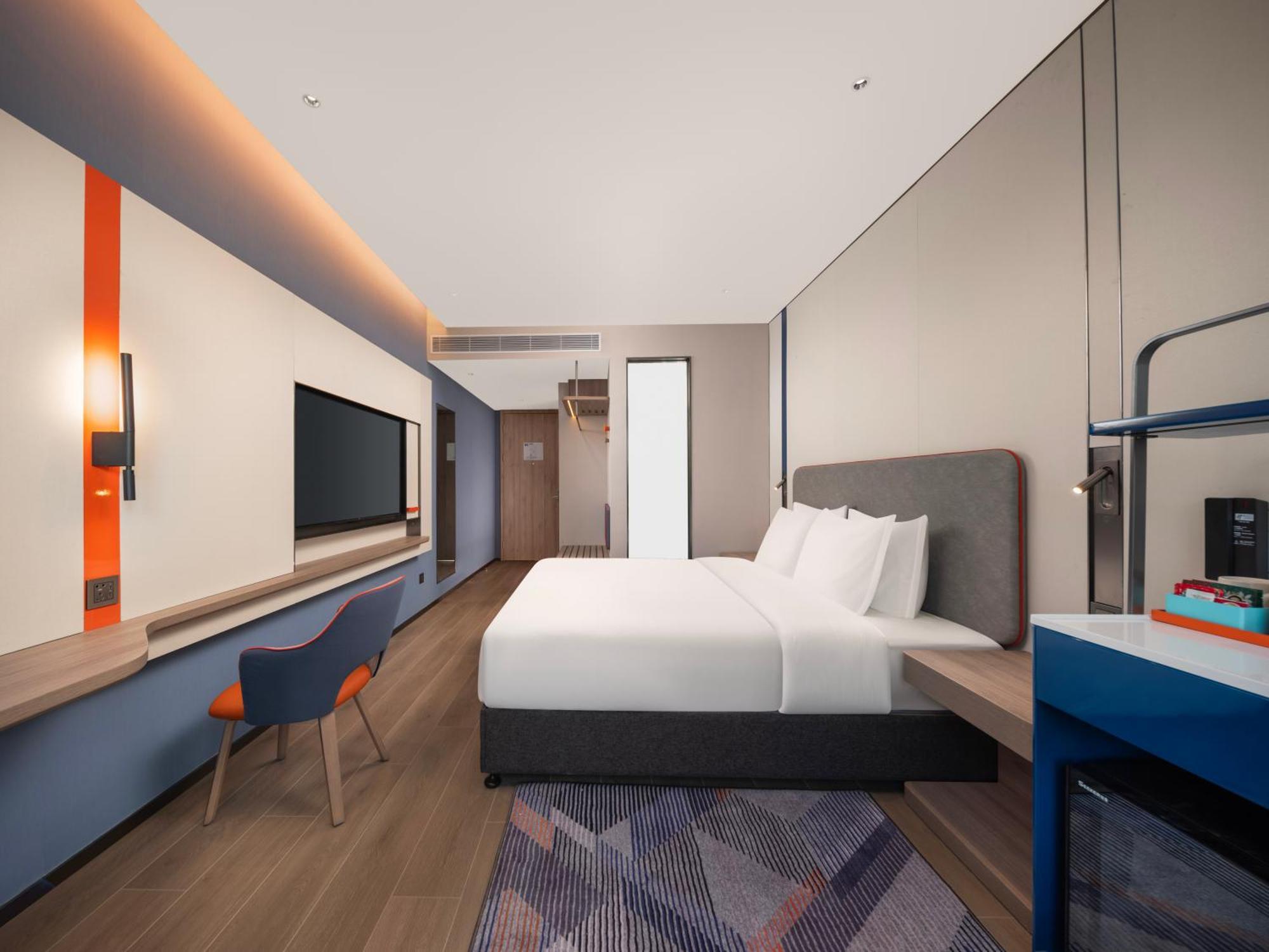 Standard King Room with Stocked Minibar