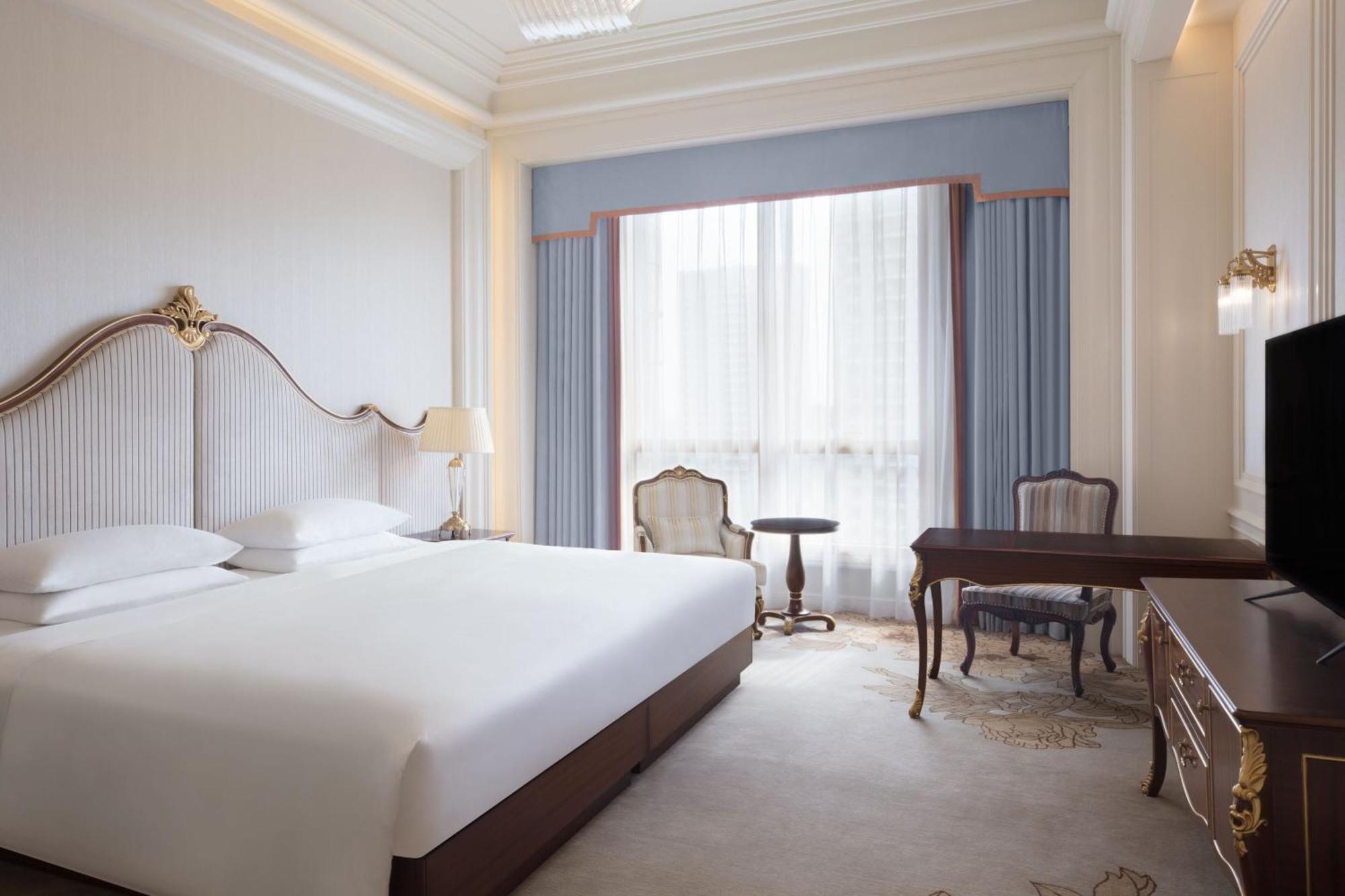 Premier King Room