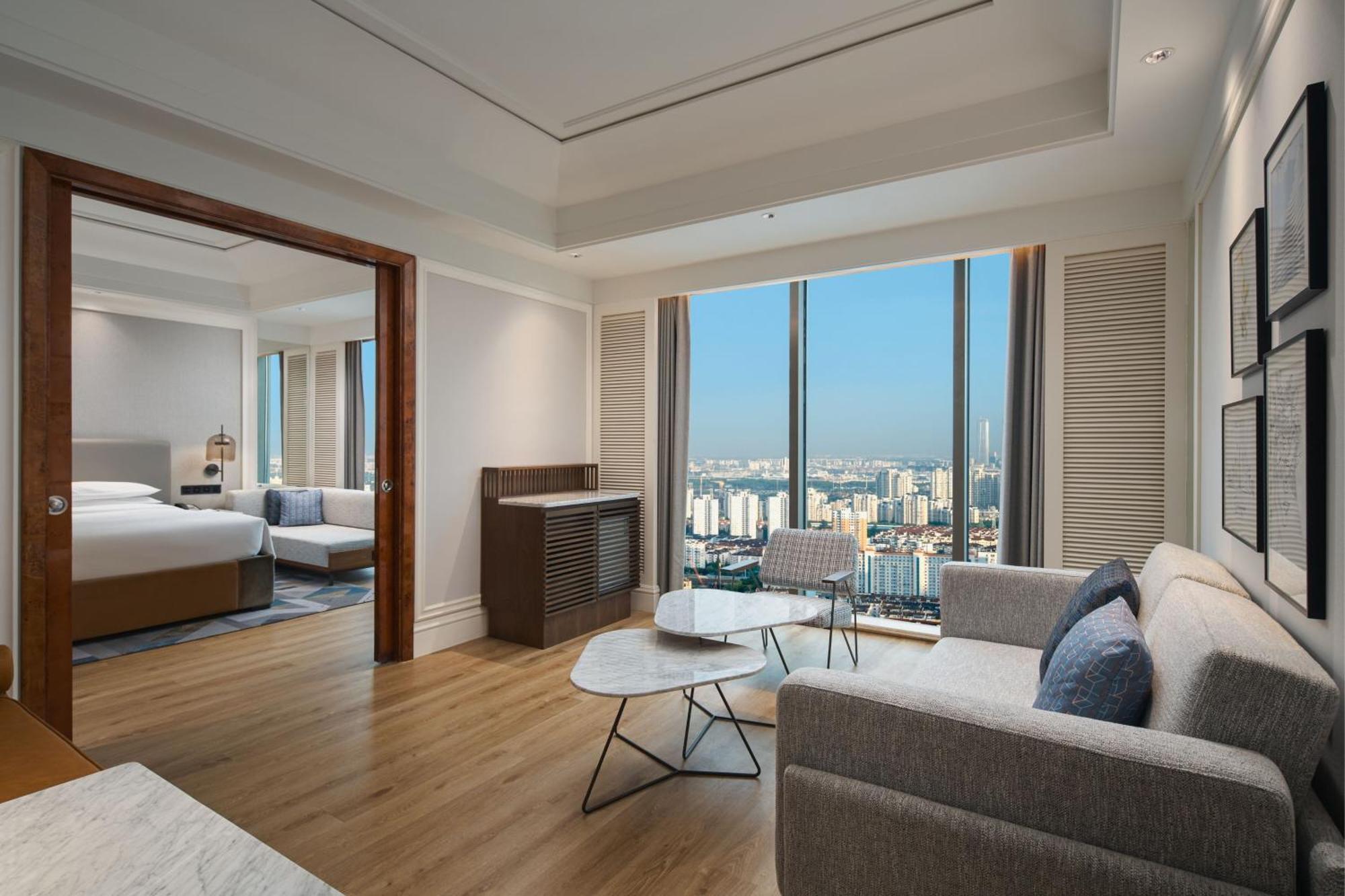 Deluxe King Suite - Concierge Lounge Access