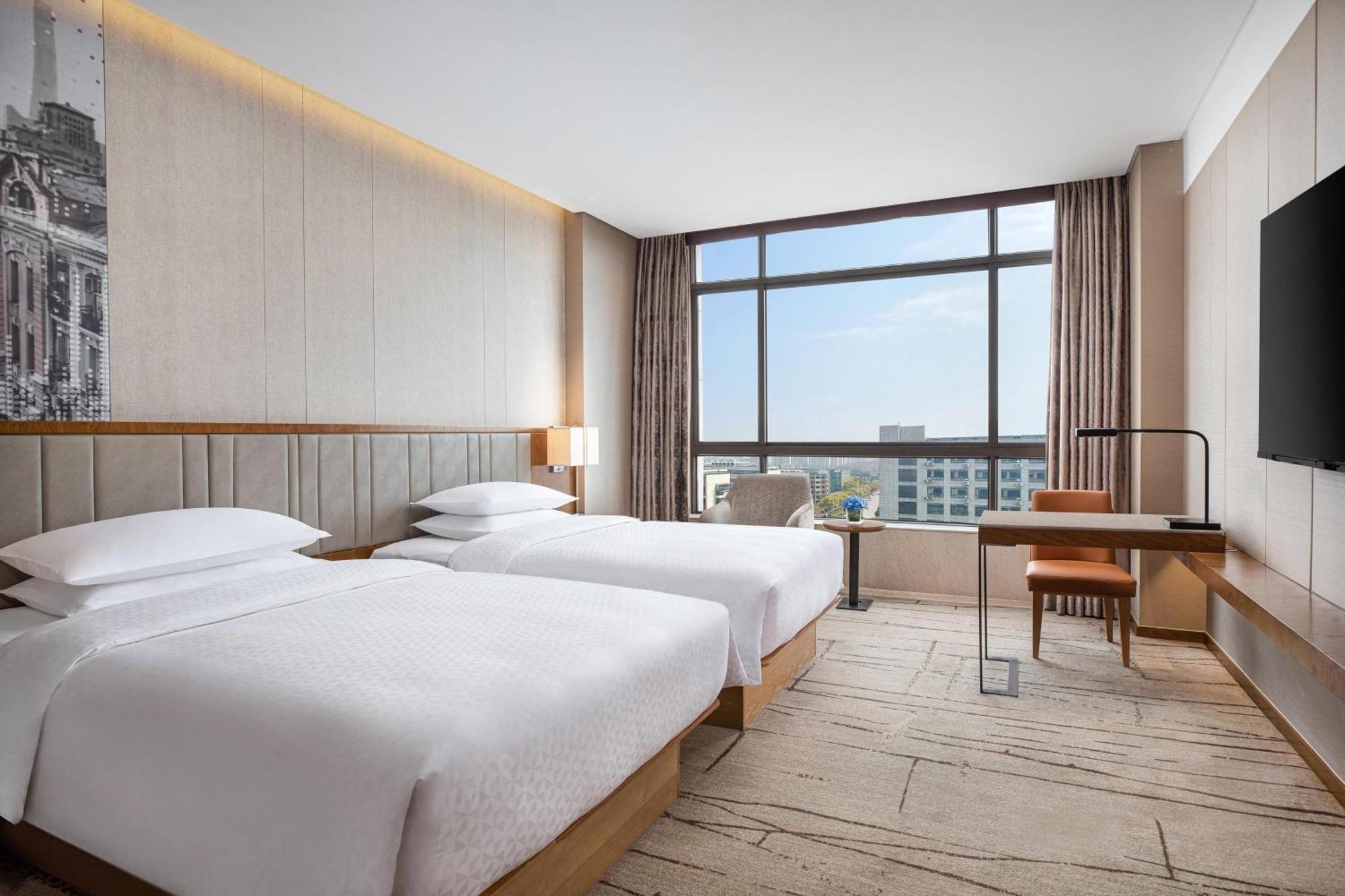Premier Room Guest Room 2 Twin or Single Beds City view