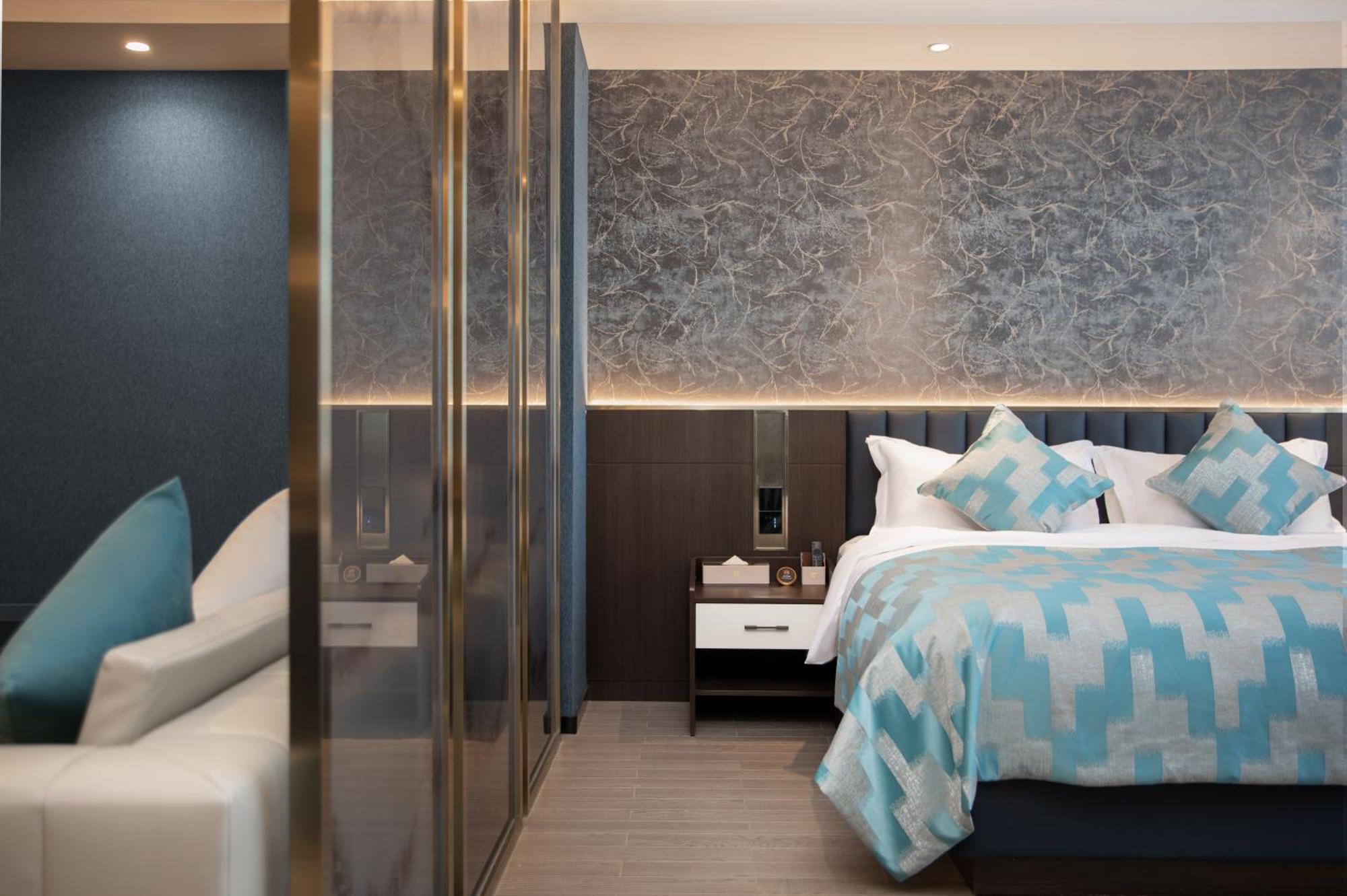 Elegant Steam Suite