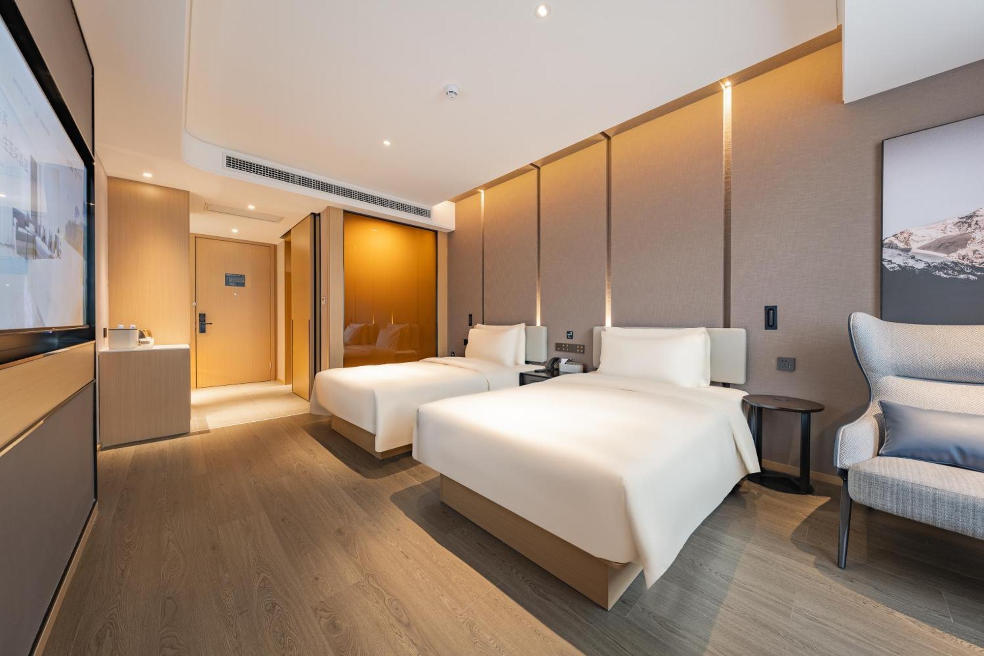 Jimu Twin Room City View