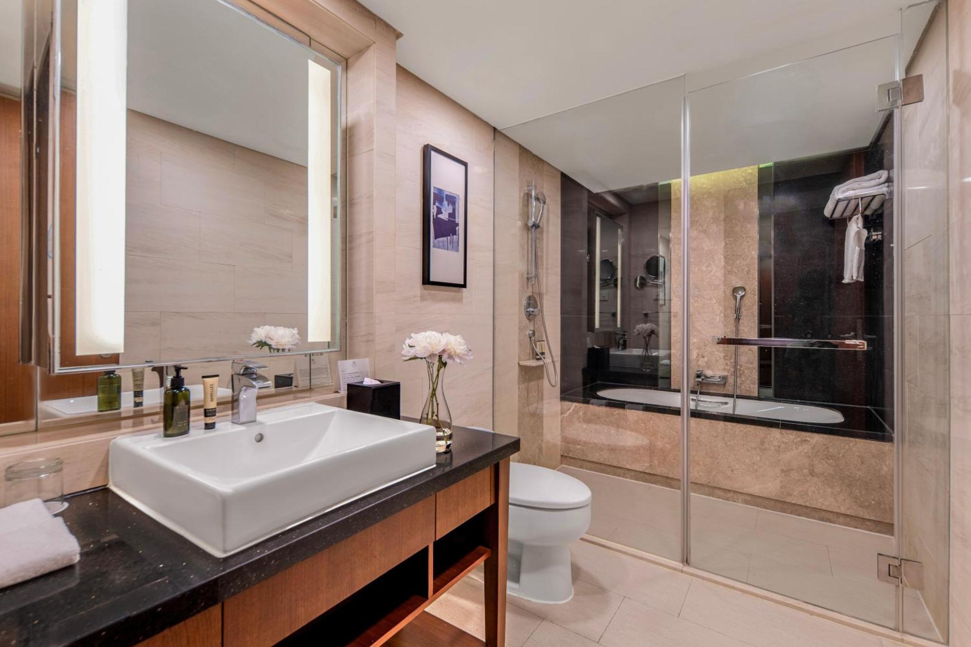 One-Bedroom PremierRoom Only,1600222374:JPEG