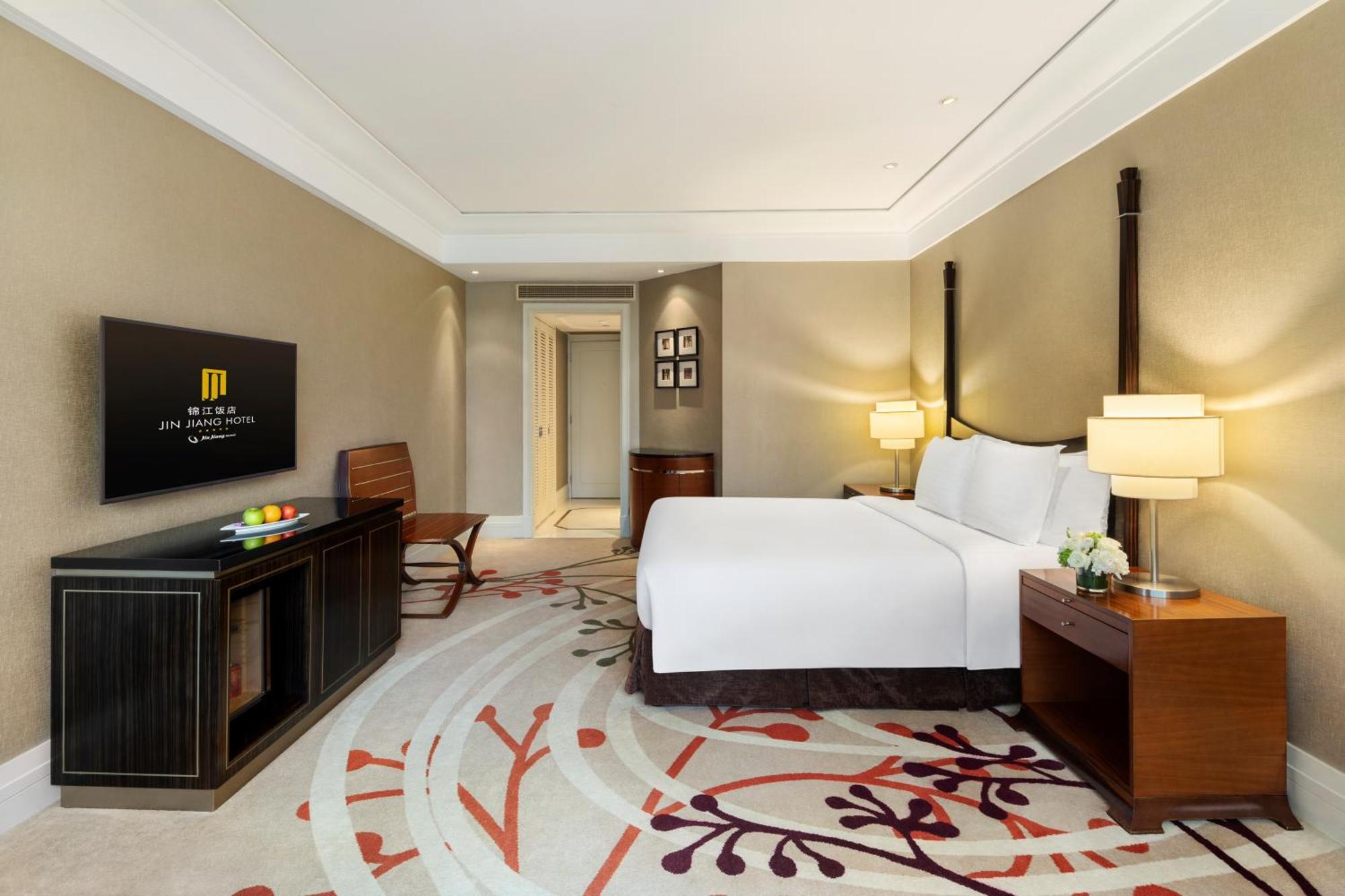 Deluxe King Room Cathay Garden