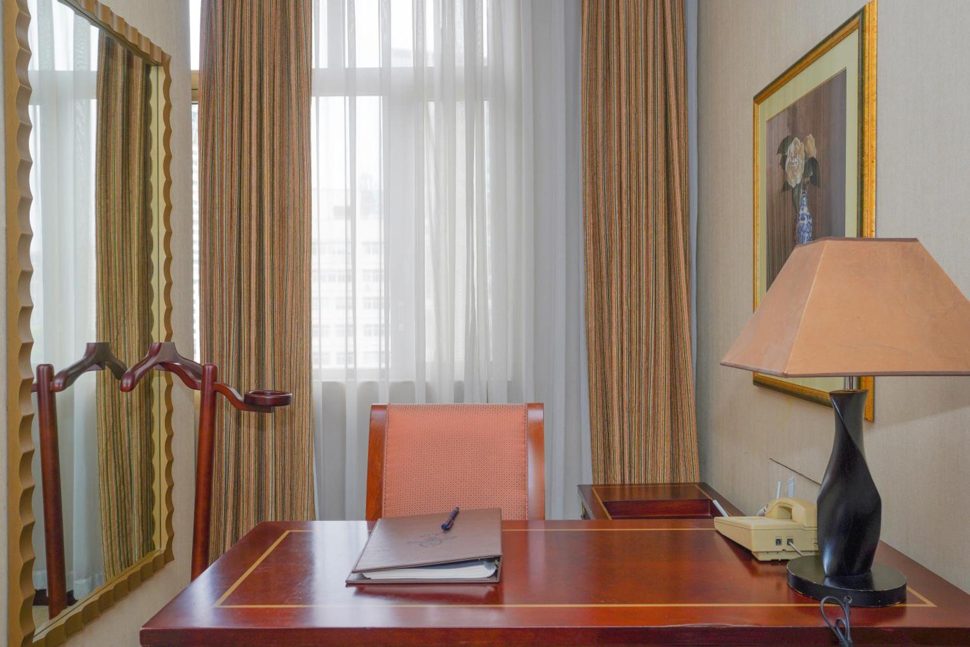 Classic Queen Room