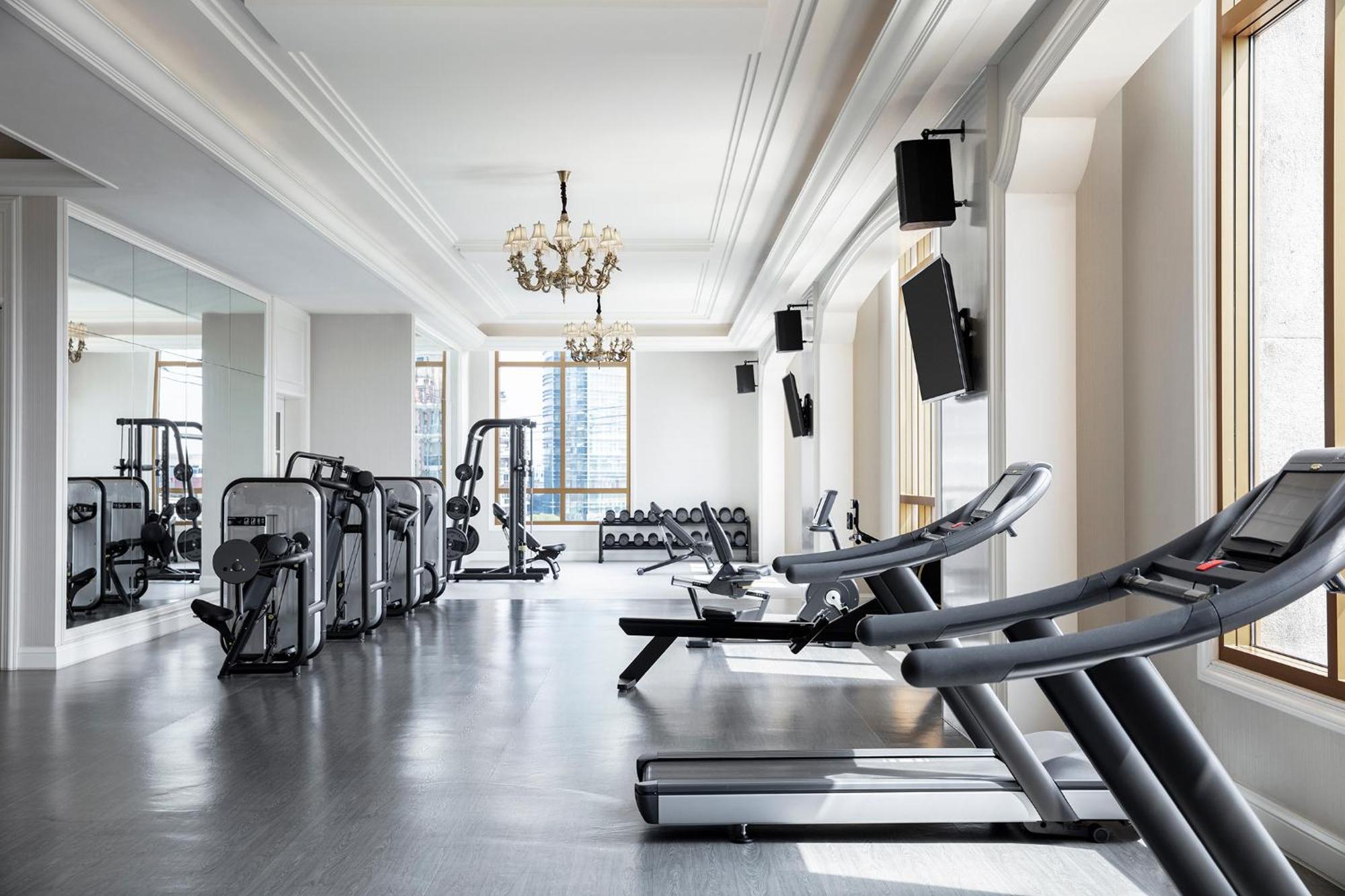 Club King Room