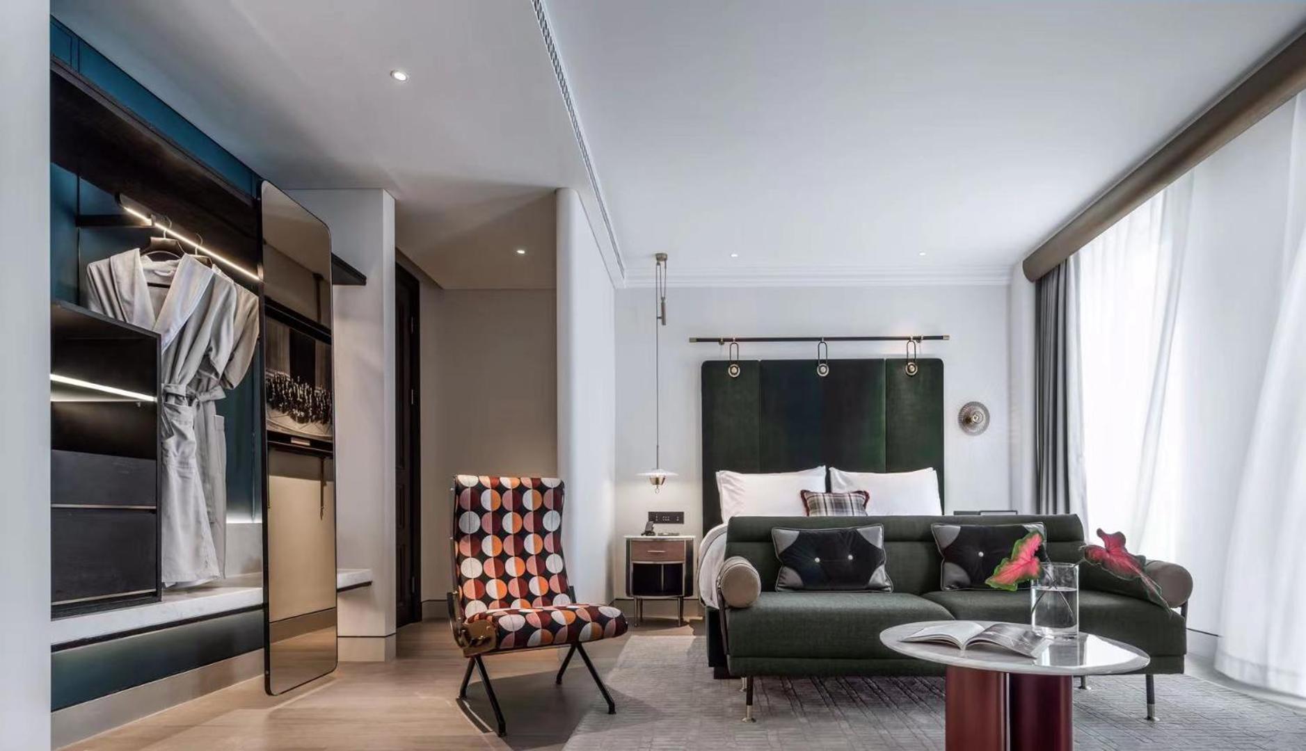 Premium King Room