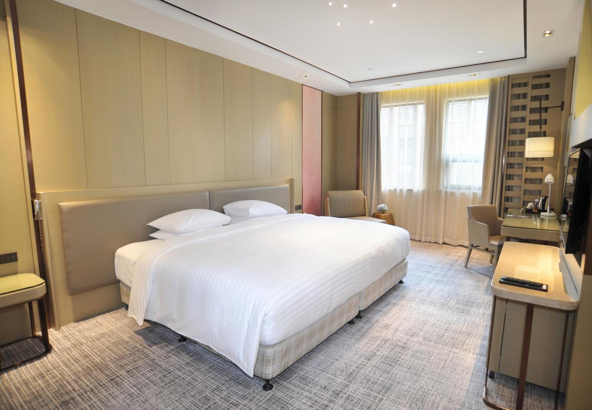 Premier King Room