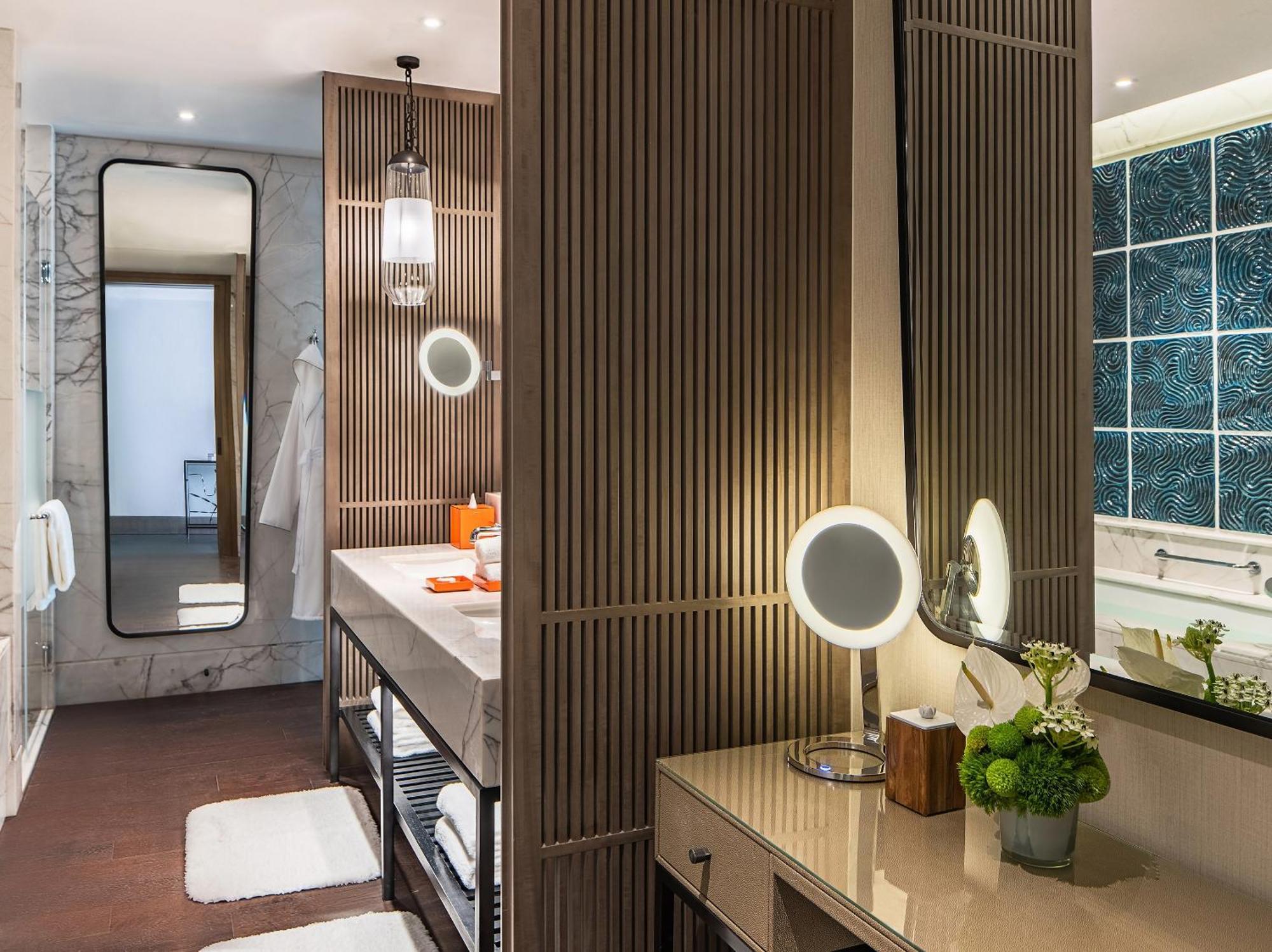Quarto Deluxe com Cama King-size e Vista do Rio