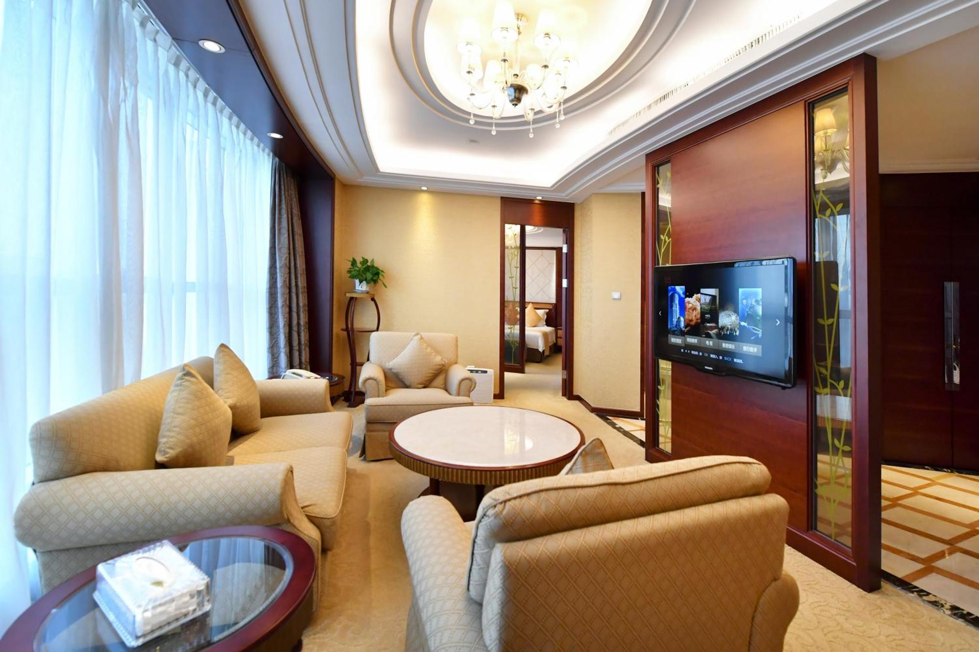 Executive Suite,1640382531:JPEG