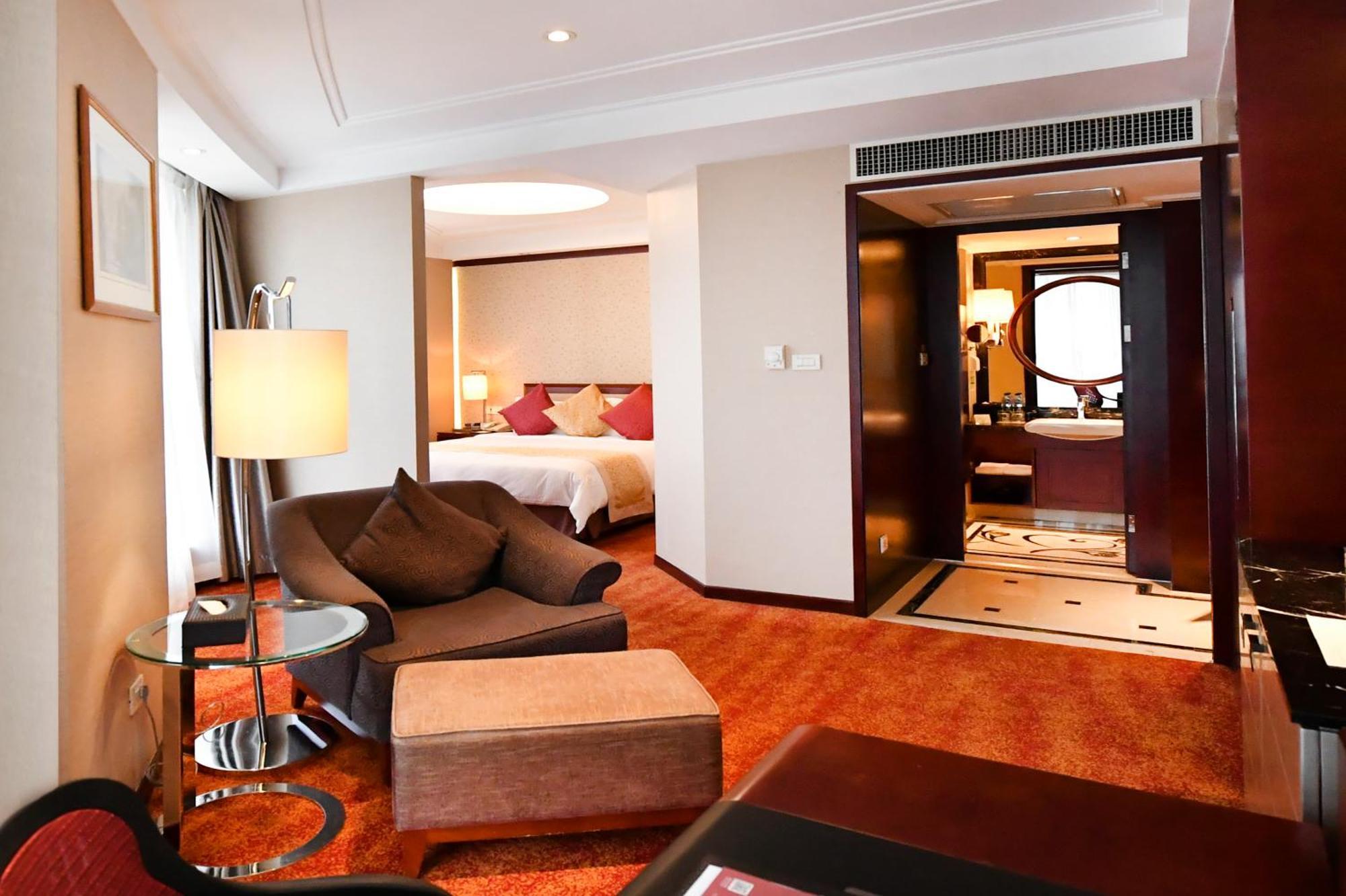 Deluxe King Room
