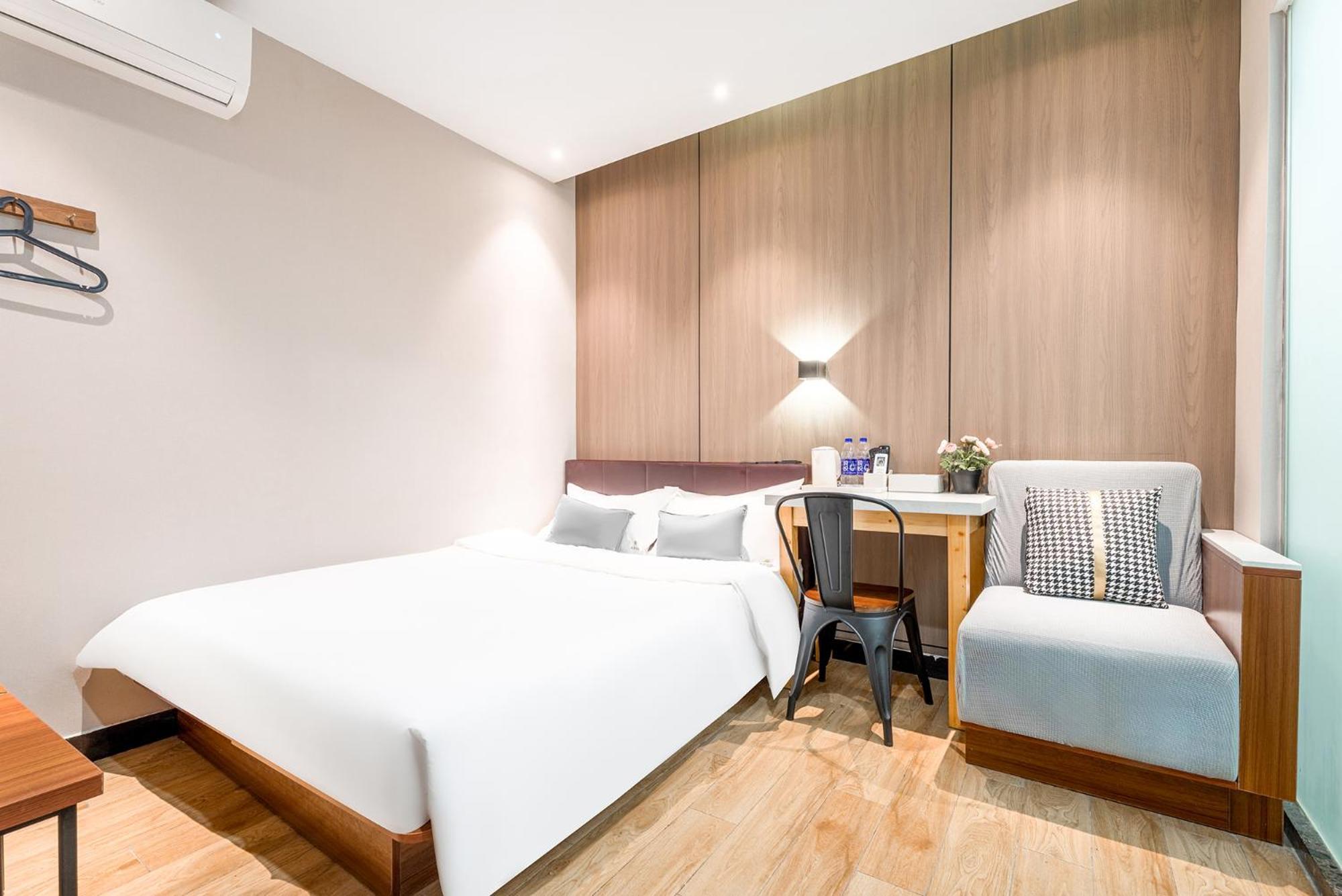 Double Bed Room Without Window