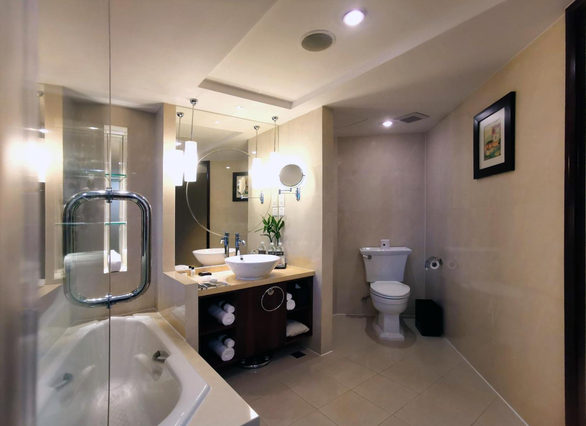One-Bedroom Executive Suite