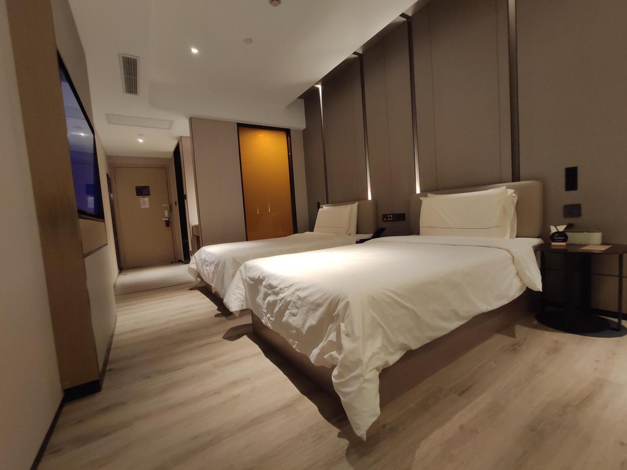 Deluxe Twin Room City View