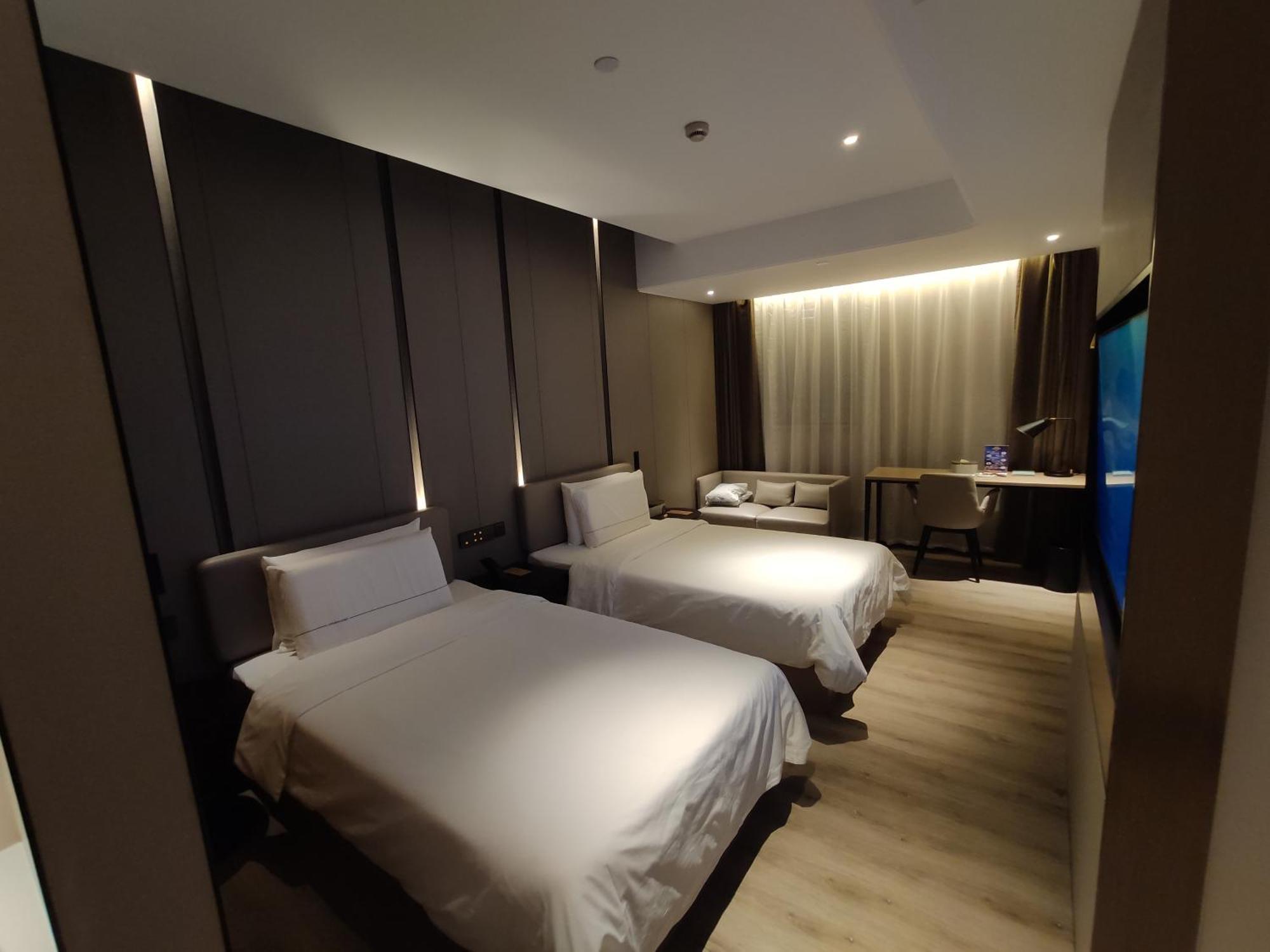 Deluxe Twin Room City View