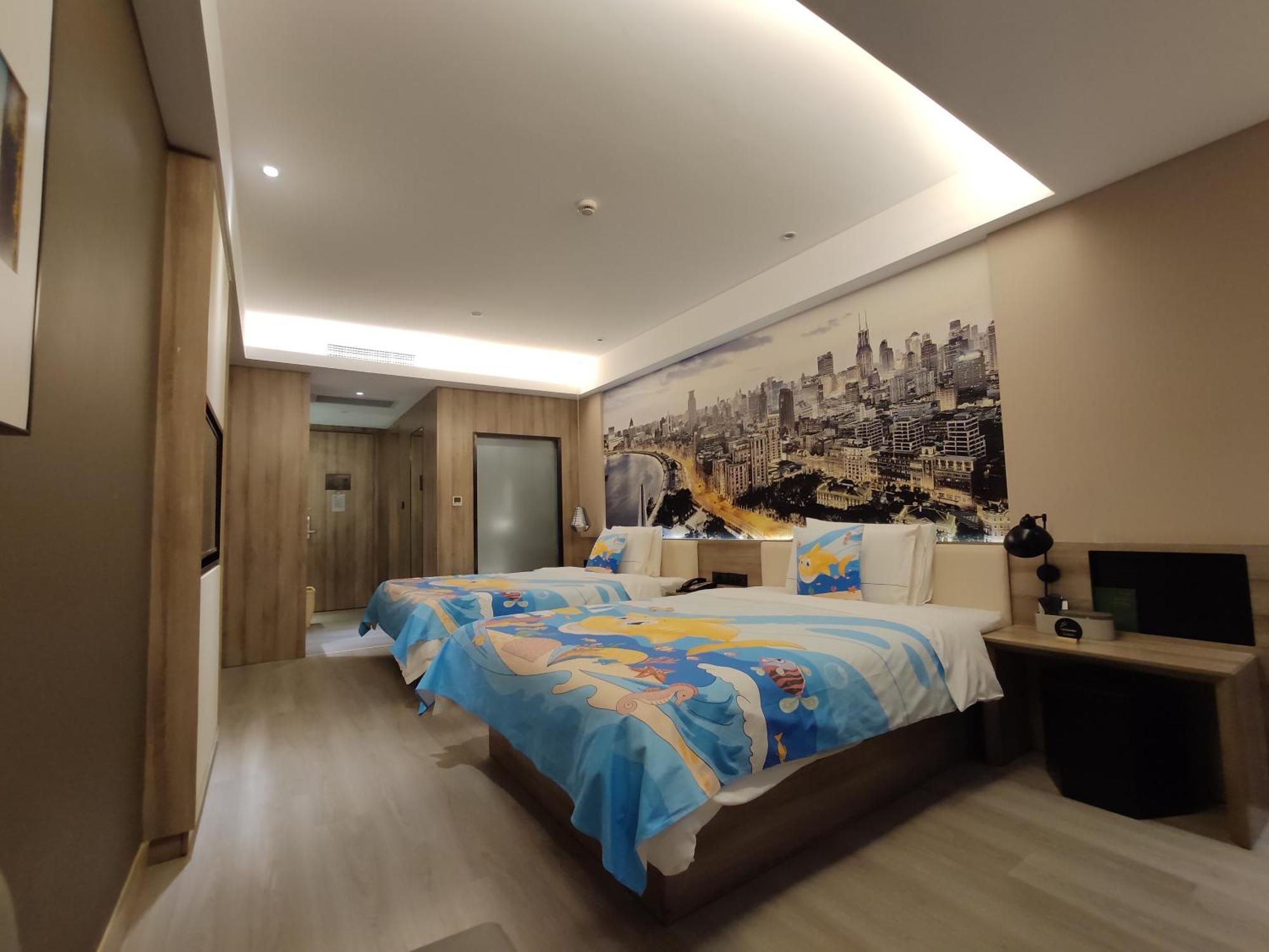 Deluxe Family Room