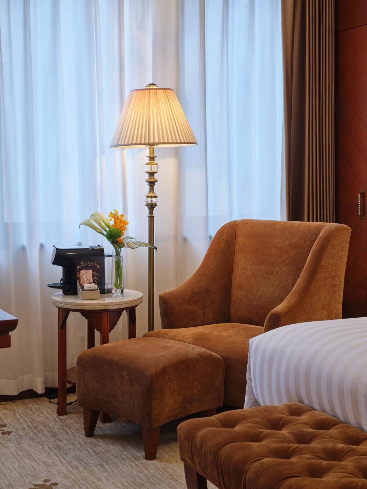Deluxe Panoramic Queen Room