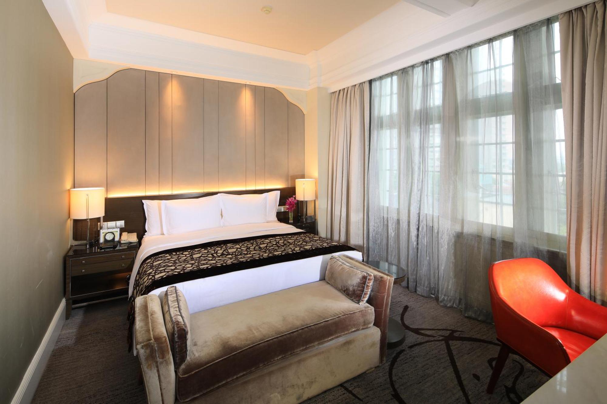 Cathay Building Deluxe King Room