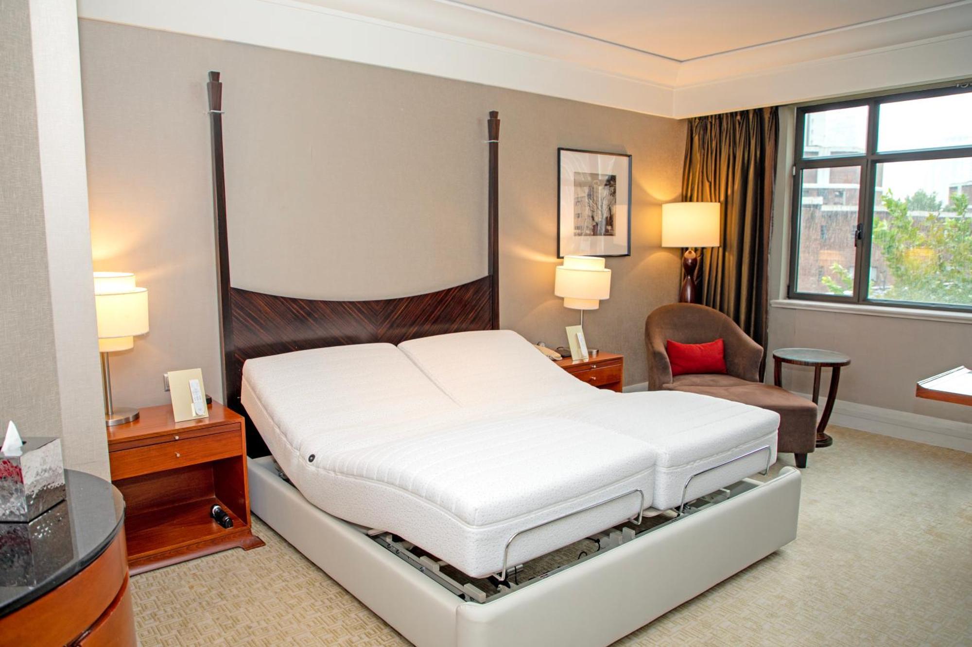 Cathay Garden Al Deep Sleep Superior Deluxe King Bed Room