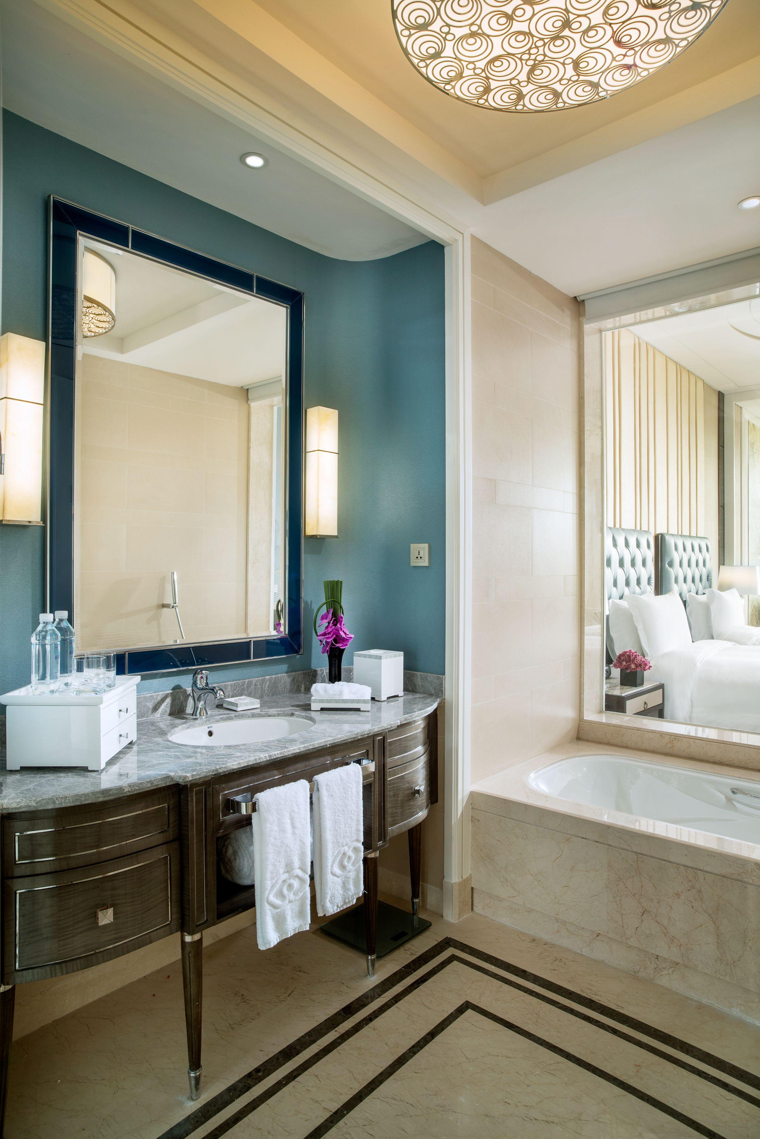 Superior Twin Room Club Access