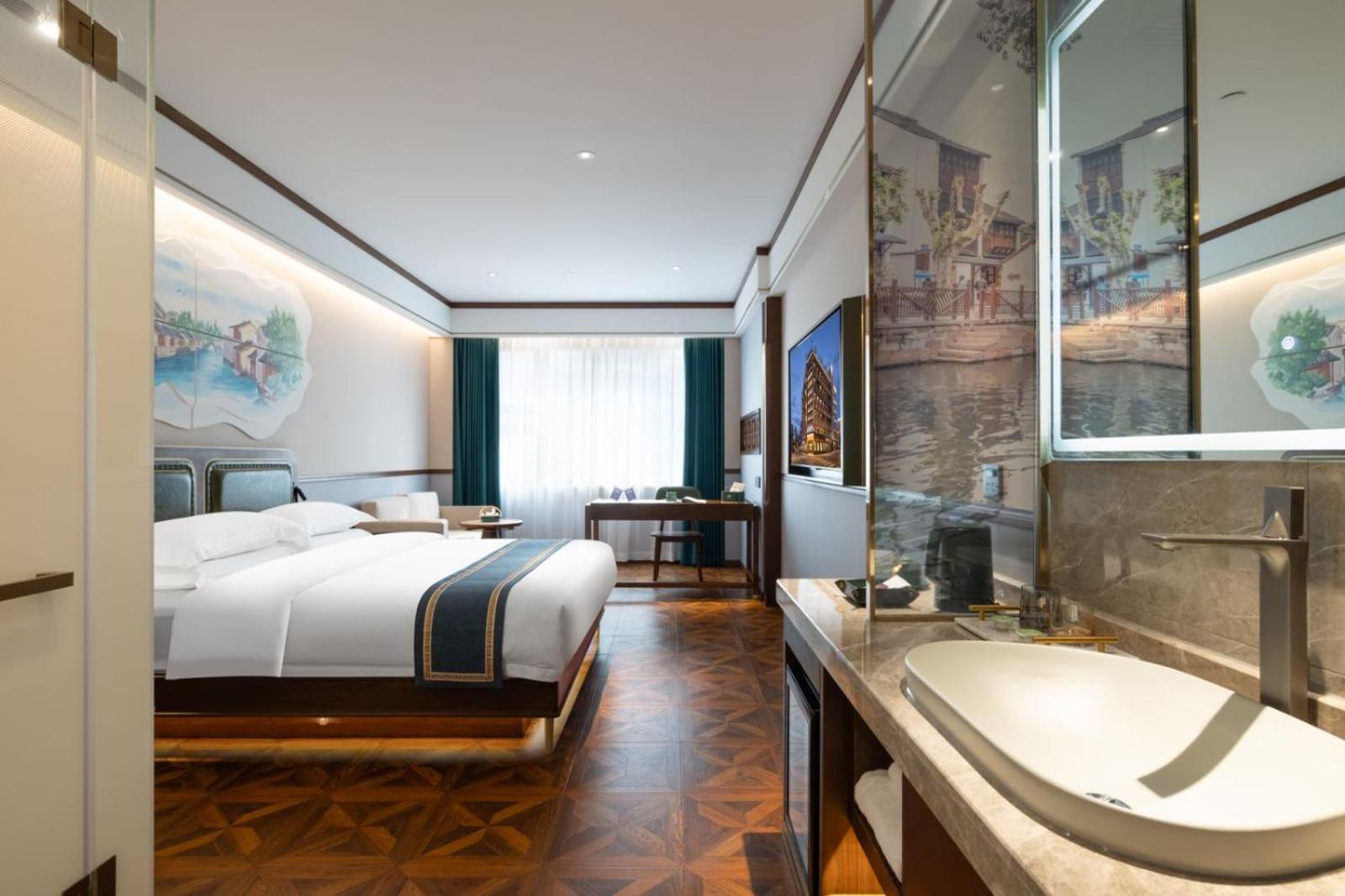 Suzhou River View Executive Double Room