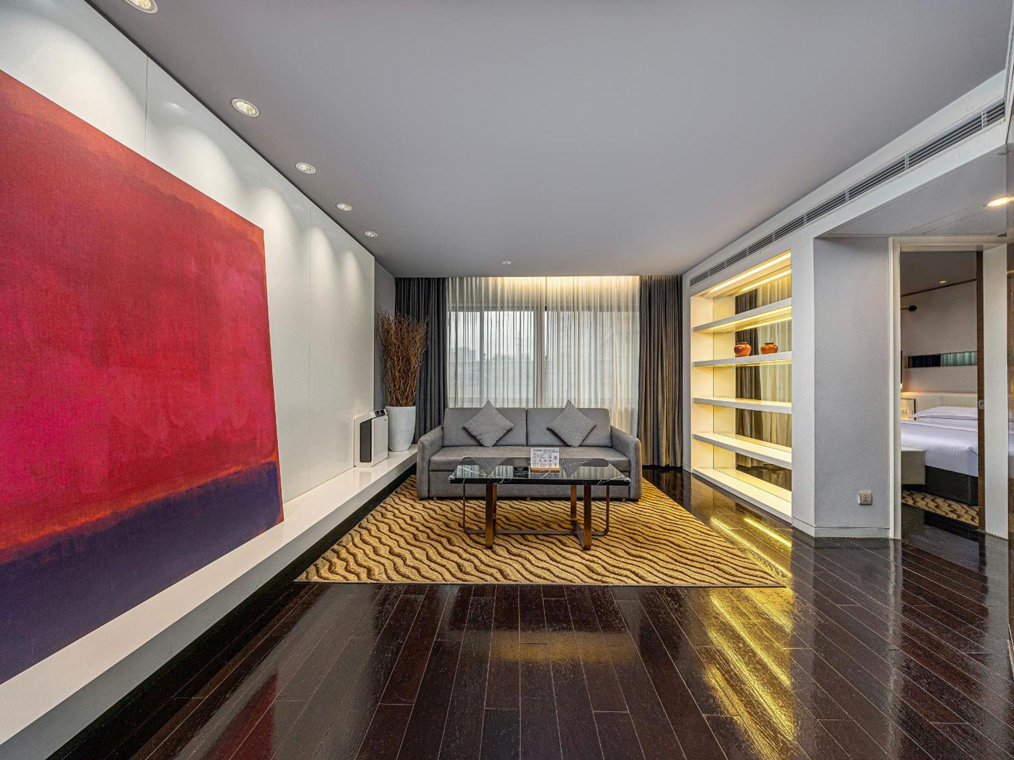 Ultra Sassy Double Suite,1742845346:JPEG