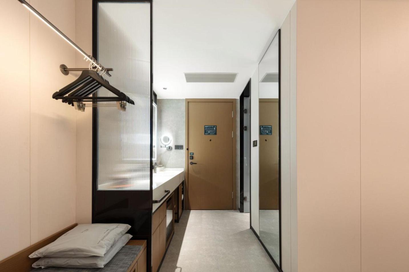 Premium Parent-Child Room