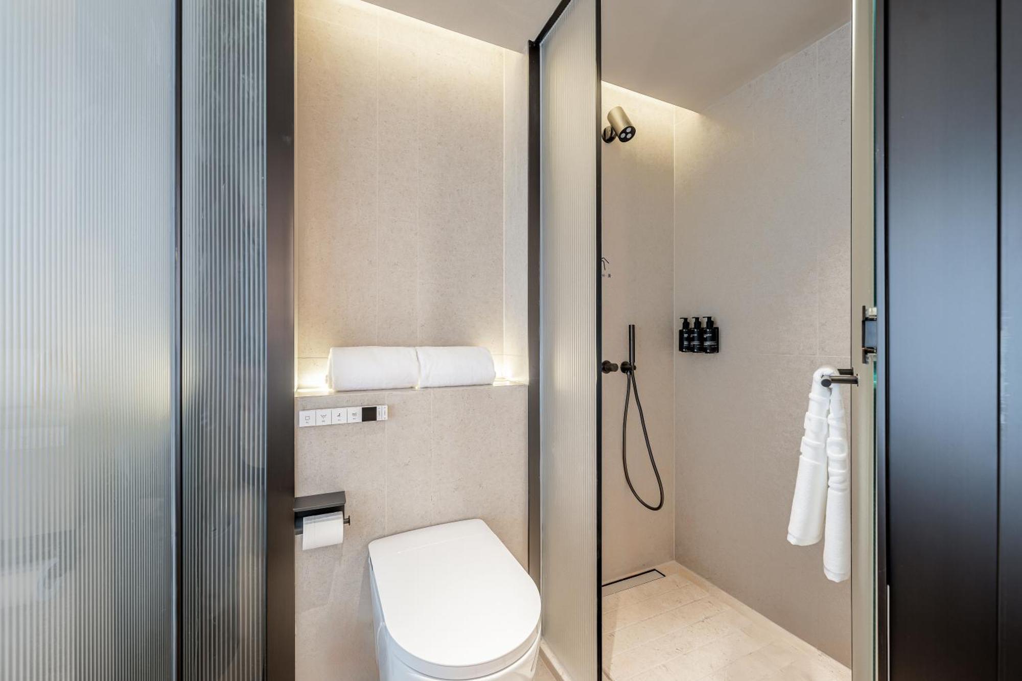 Single Room Private Bathroom