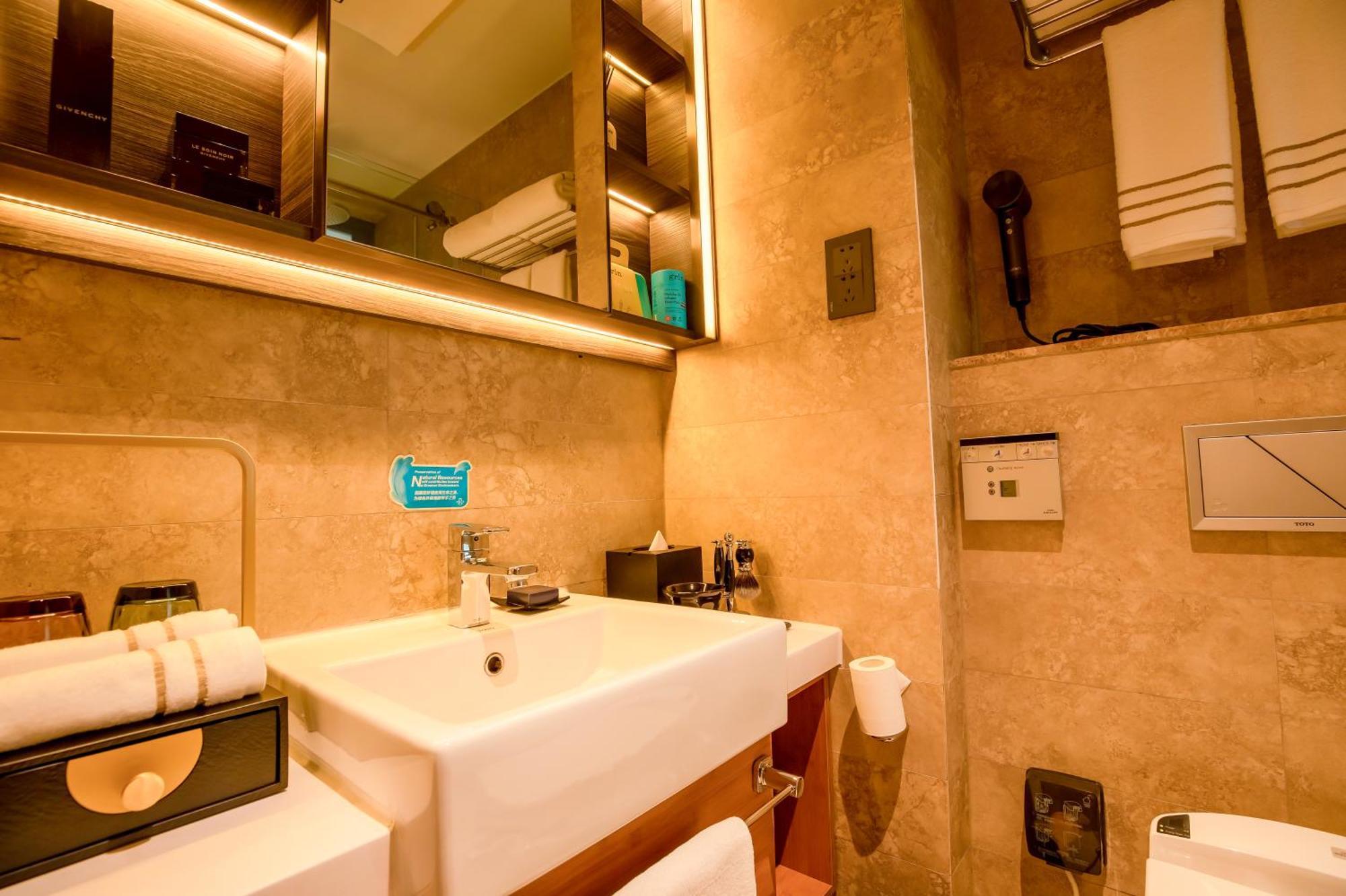 One Bedroom Premier Suite