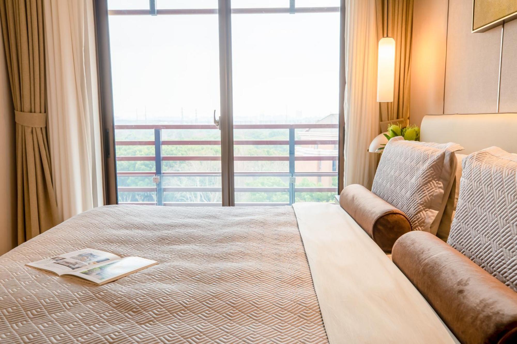 One Bedroom Premier Suite