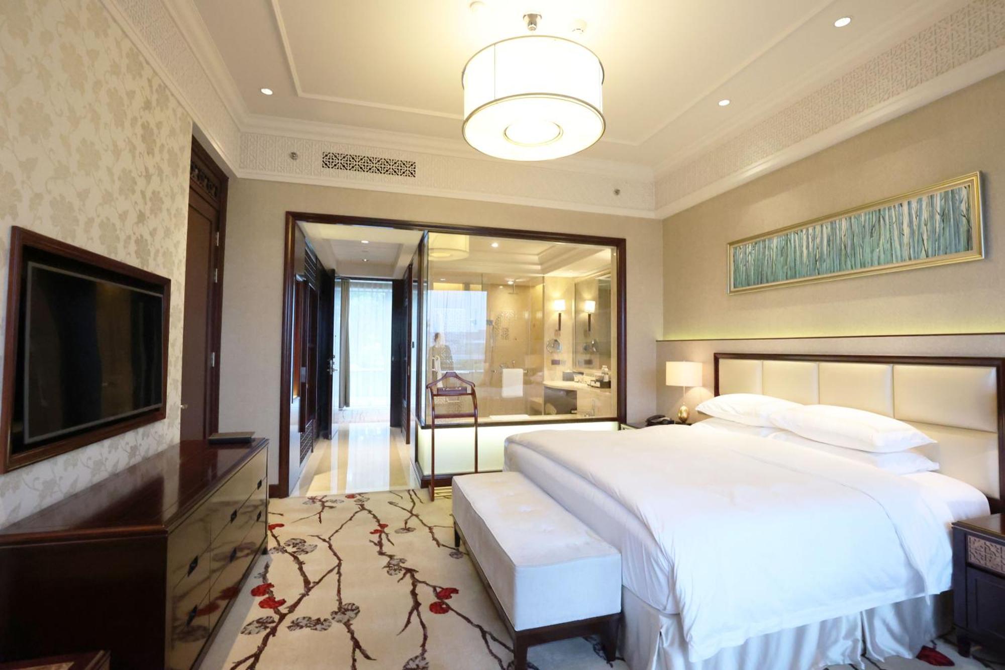 Executive King Room Garden View-North,1772947141:JPEG