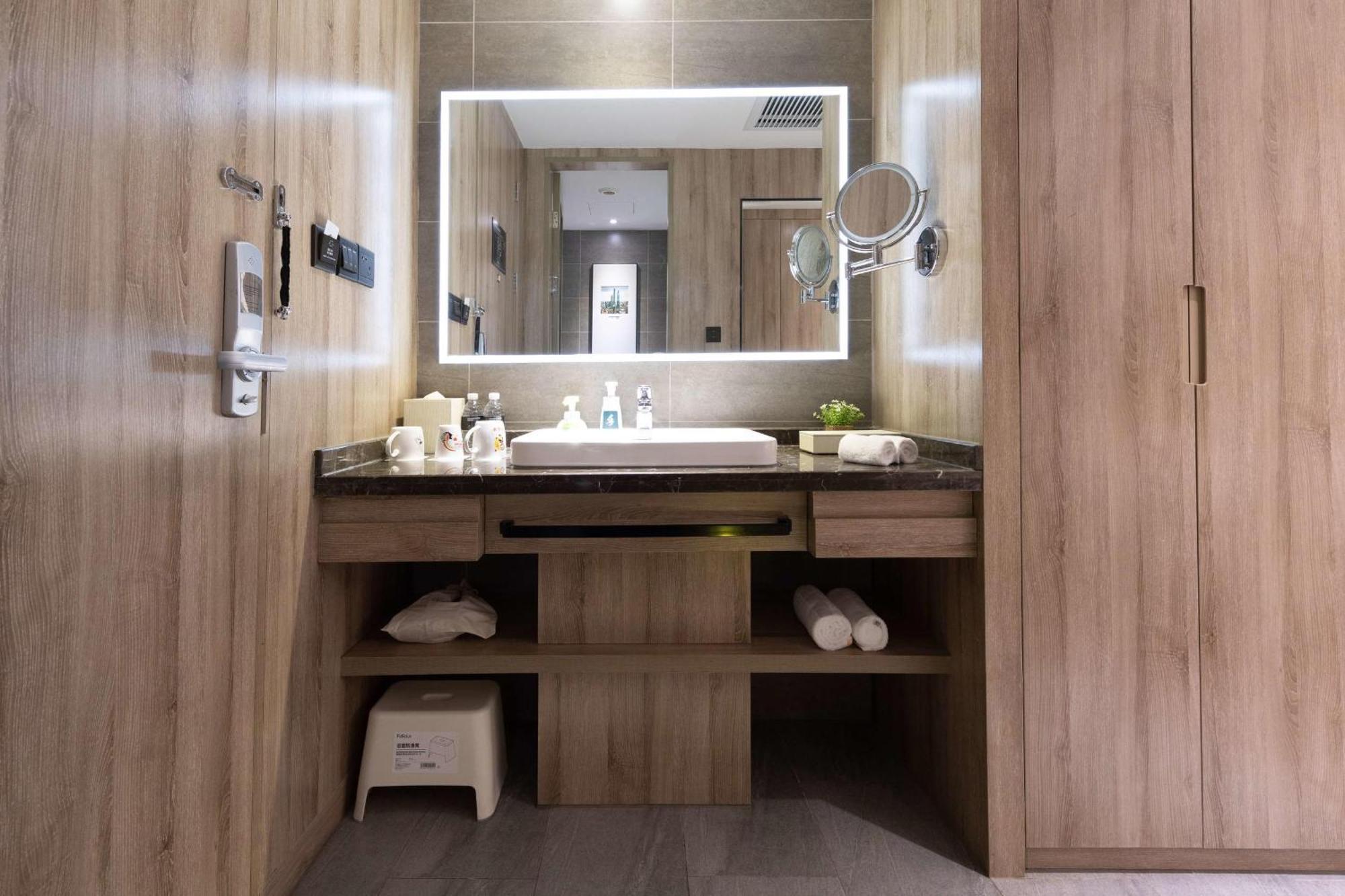Deluxe Family Room