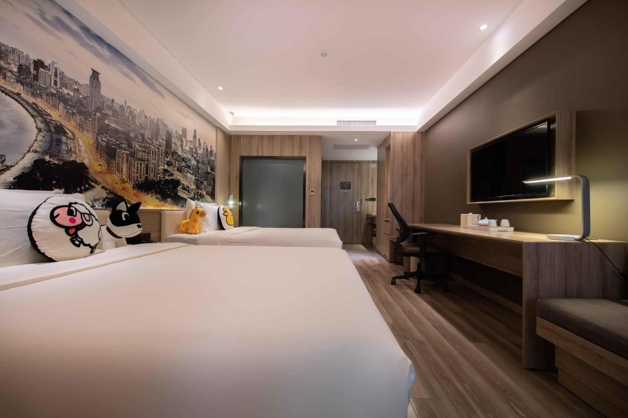 Deluxe Family Room